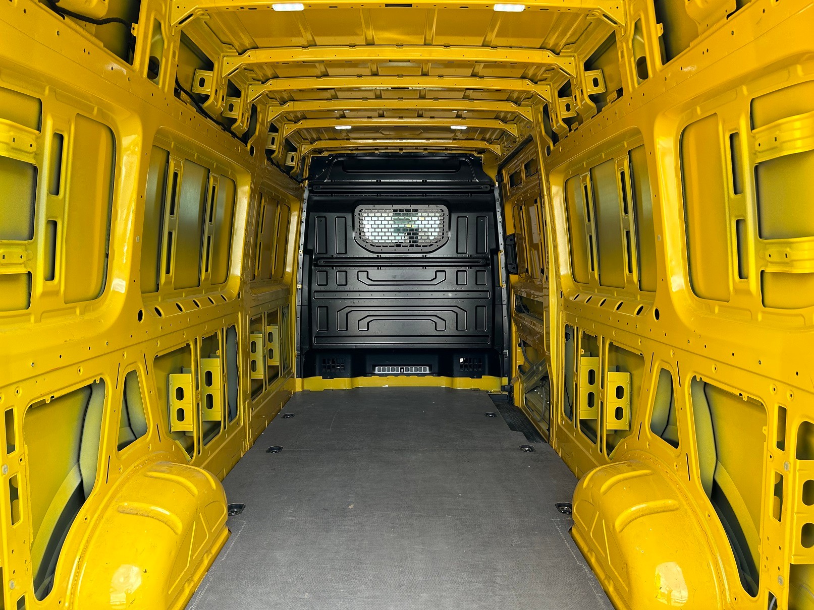 VW VW Crafter 35 Kastenwagen-image-4