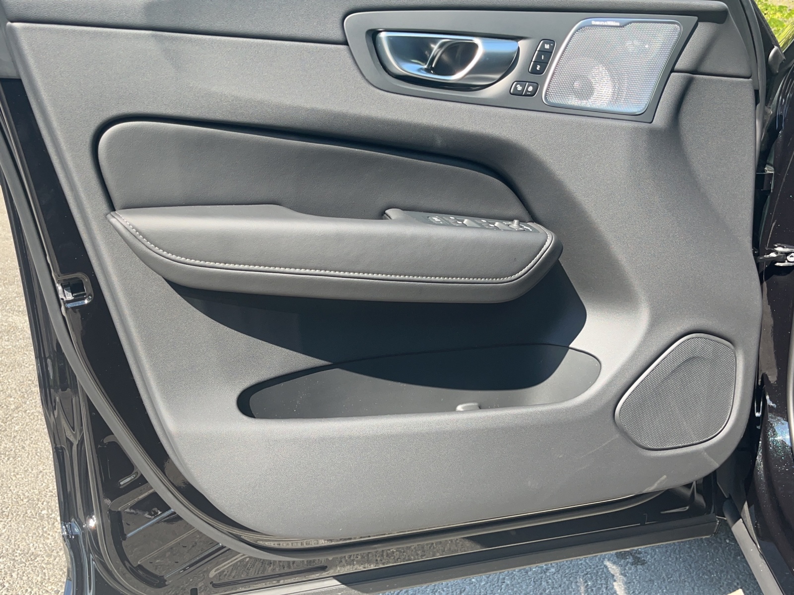 VOLVO XC60 T8 eAWD PluginHybrid Black Edition Geartronic-image-12