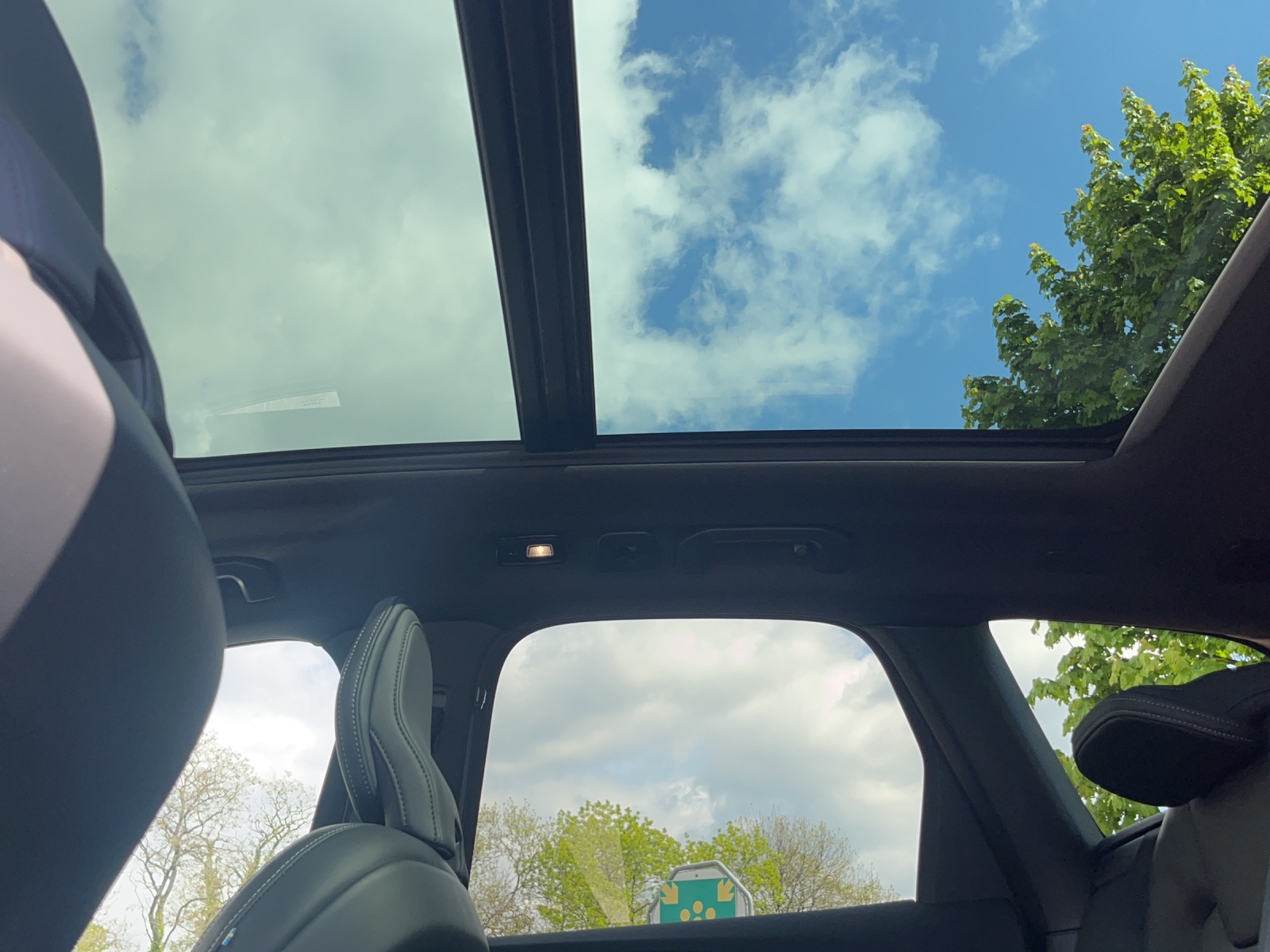 VOLVO XC60 T8 eAWD PluginHybrid Black Edition Geartronic-image-6