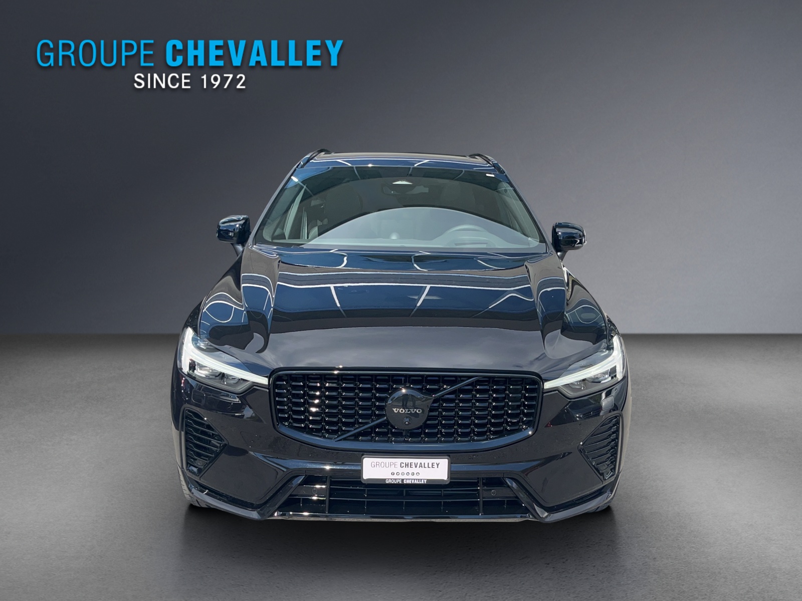 VOLVO XC60 T8 eAWD PluginHybrid Black Edition Geartronic-showroom-element-1