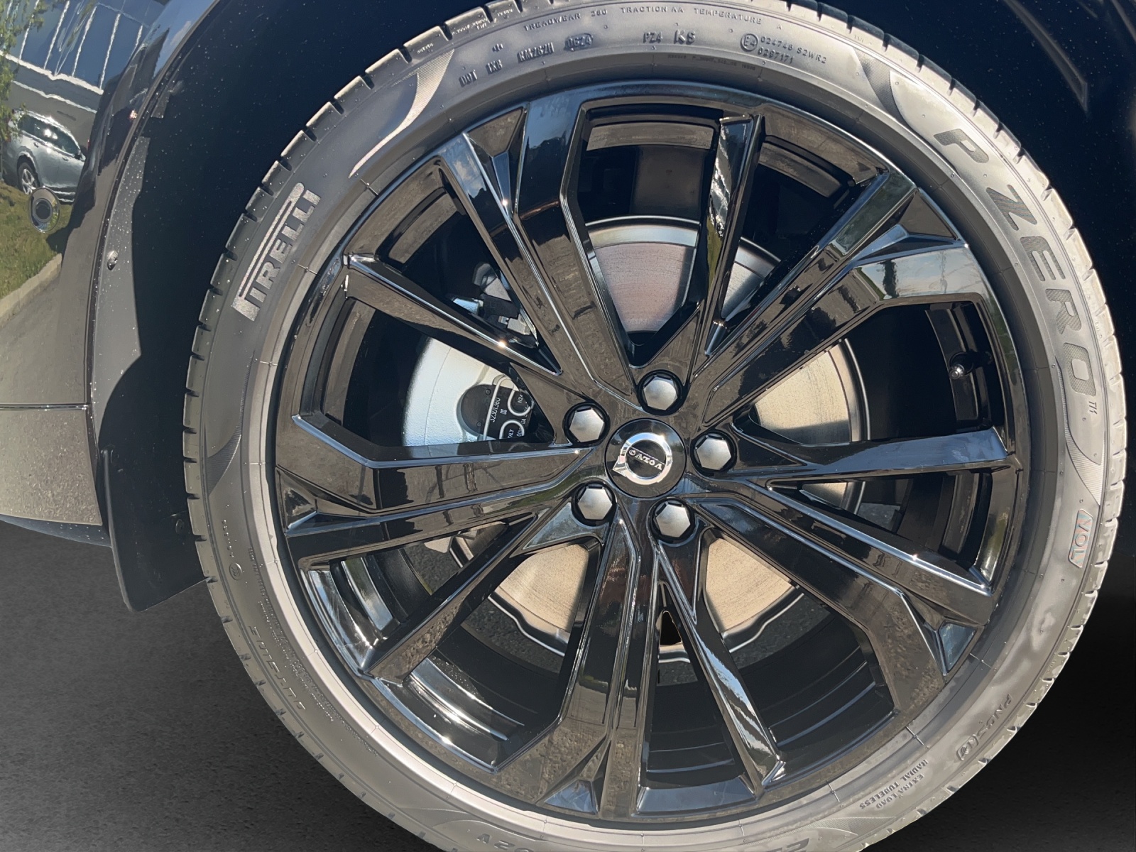 VOLVO XC60 T8 eAWD PluginHybrid Black Edition Geartronic-image-5