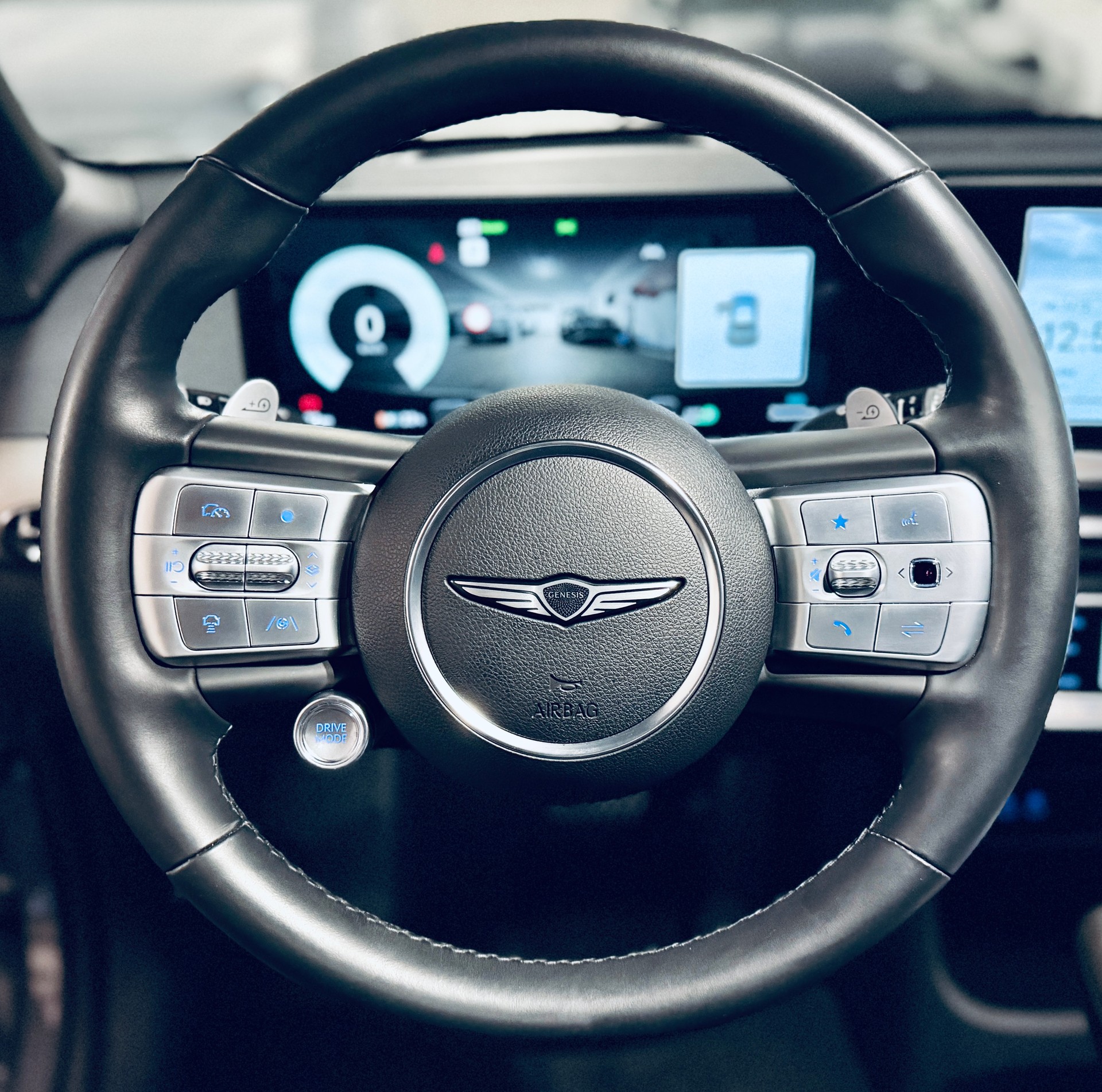 GENESIS GV60 77.4 kWh Sport AWD-image-14