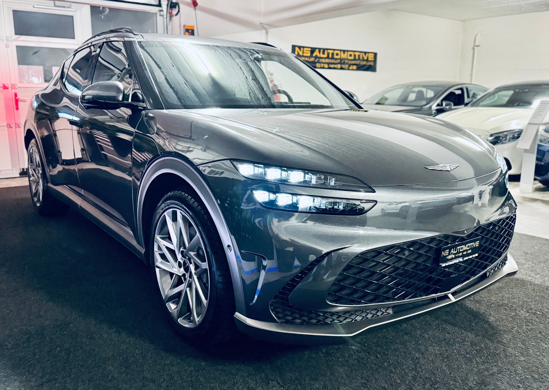 GENESIS GV60 77.4 kWh Sport AWD-showroom-element-2