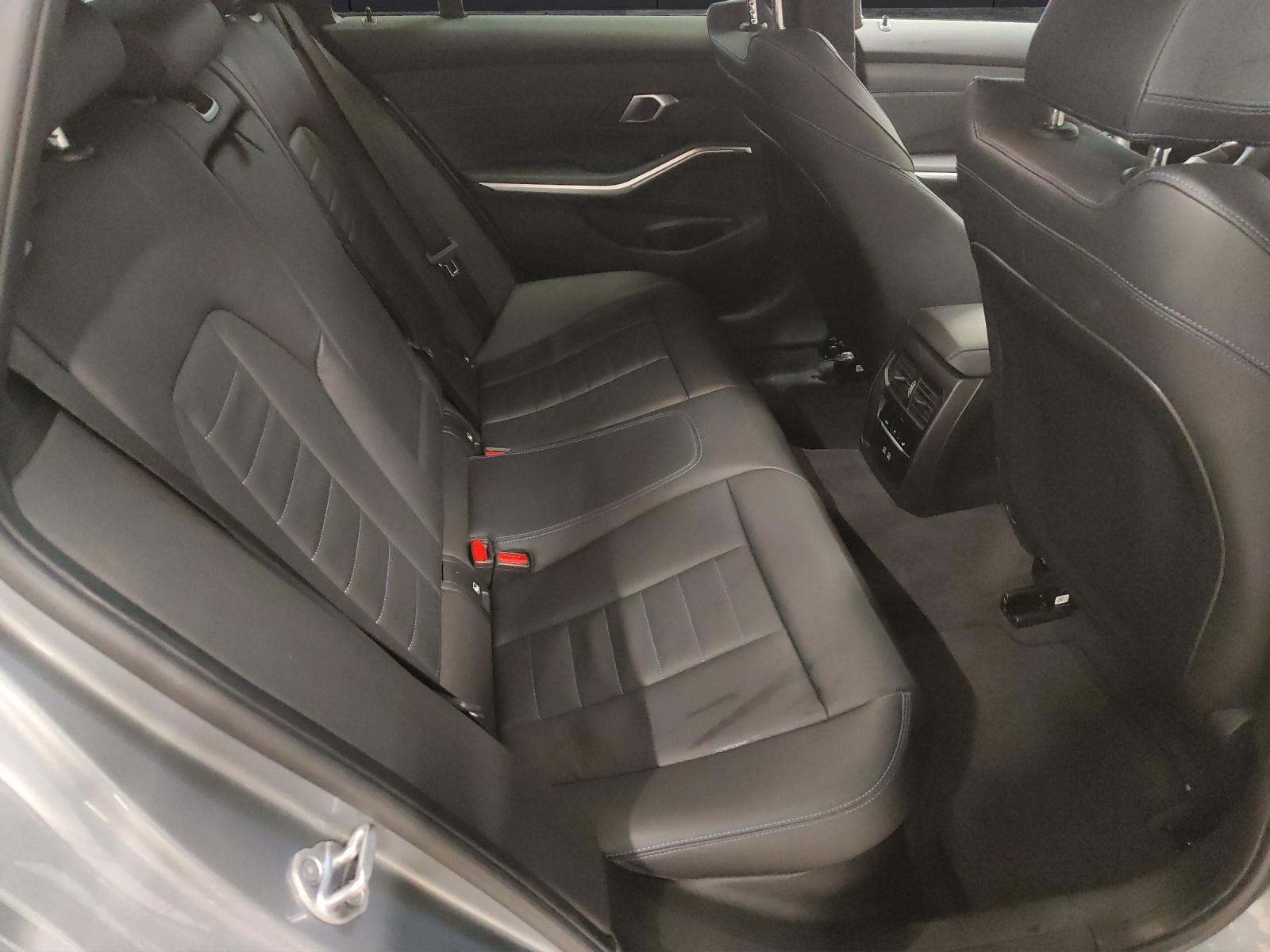 BMW 320d xDrive SAG Touring Attraktiven Leasingzinssatz ab 1,9 % bei Abschluss einer BMW Fahrzeugversicherung-image-16