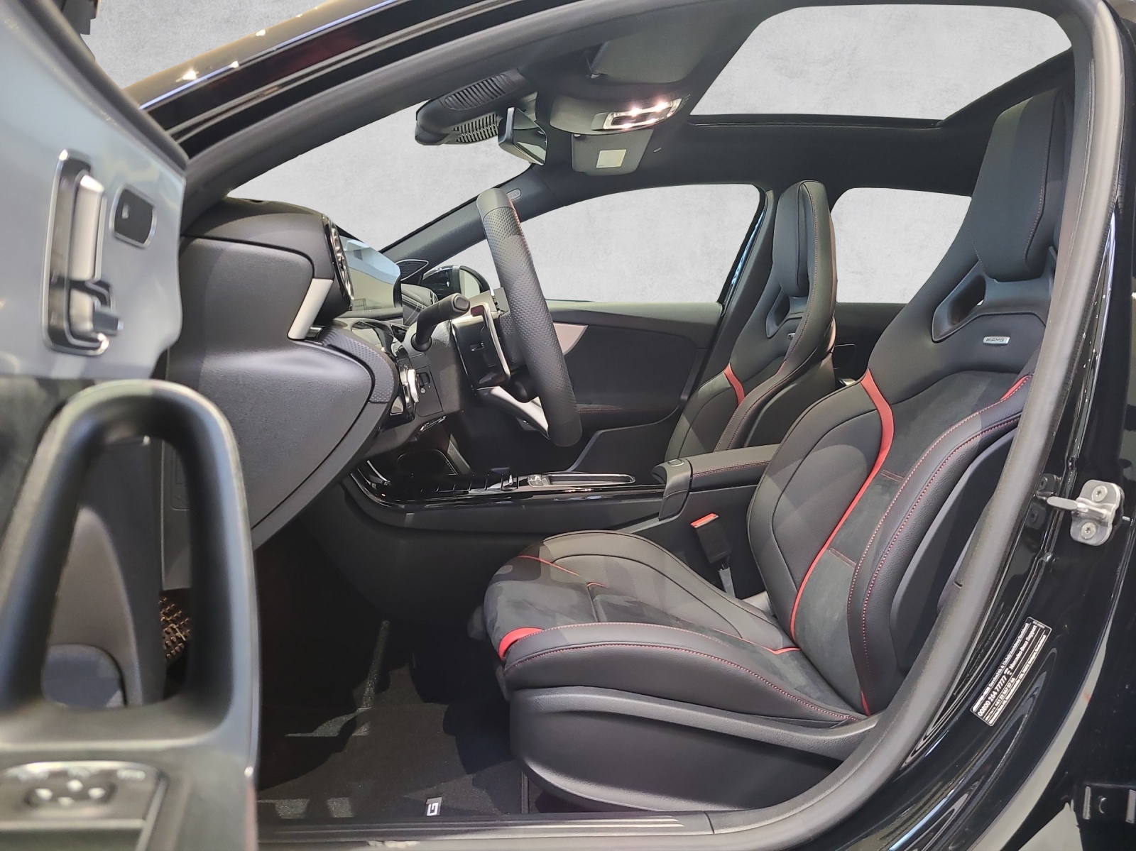 MERCEDES-BENZ A AMG 35 4Matic 8G-DCT-image-7