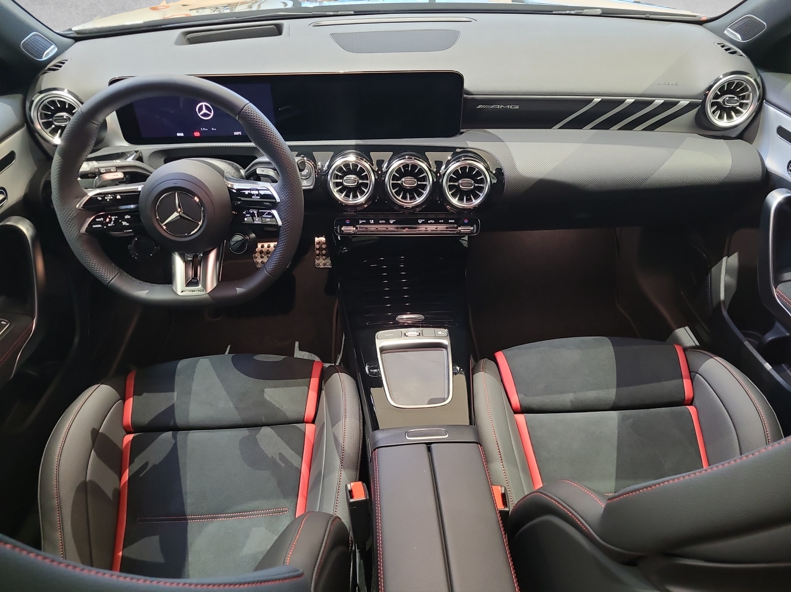 MERCEDES-BENZ A AMG 35 4Matic 8G-DCT-image-11