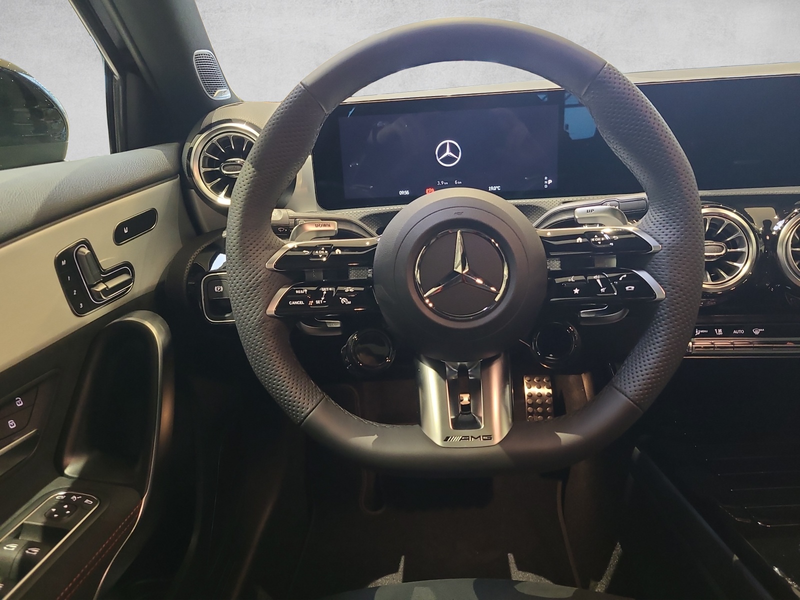 MERCEDES-BENZ A AMG 35 4Matic 8G-DCT-image-12