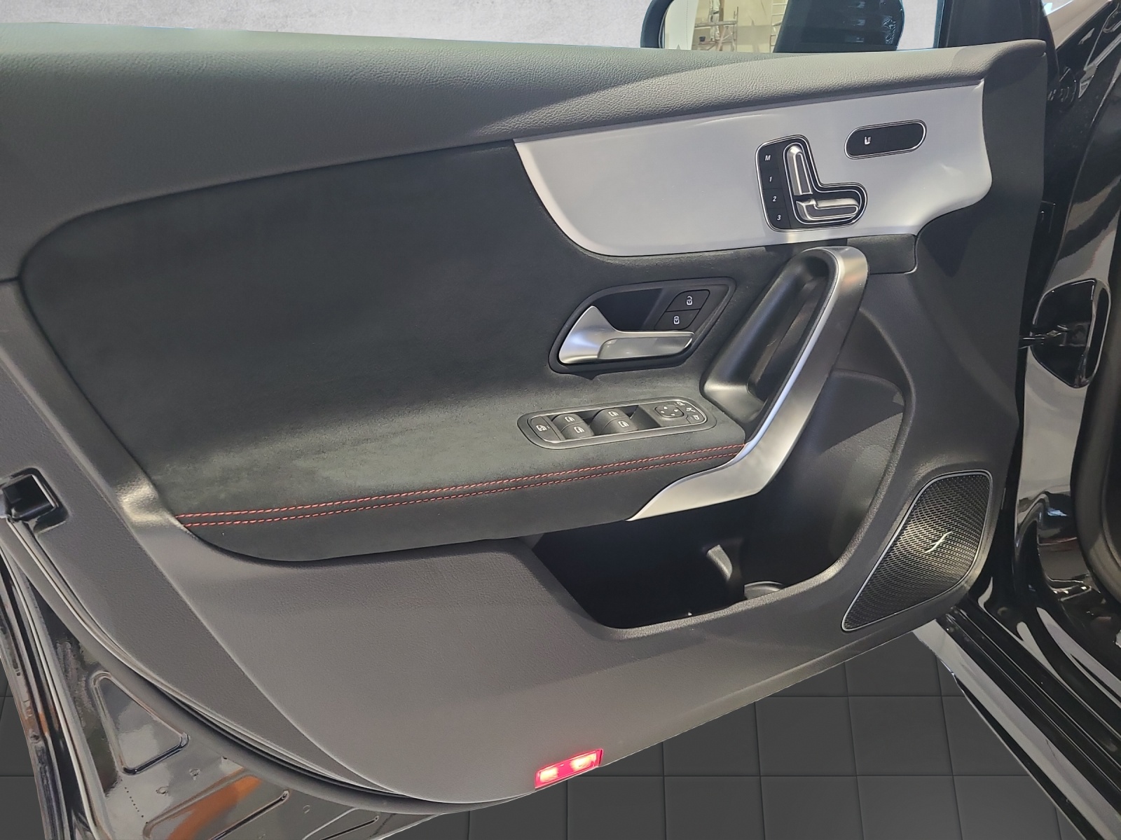 MERCEDES-BENZ A AMG 35 4Matic 8G-DCT-image-8
