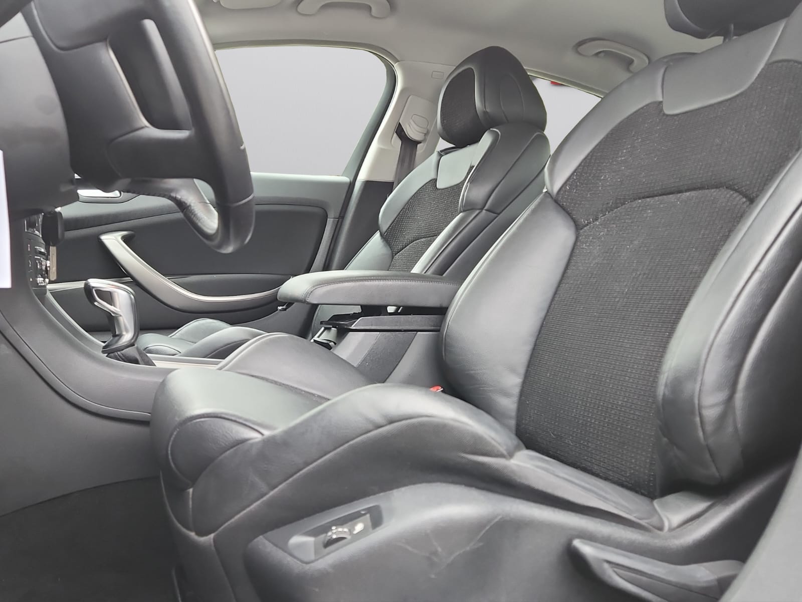 CITROEN C5 Berline 1.6 Turbo Séduction Automatic-image-8