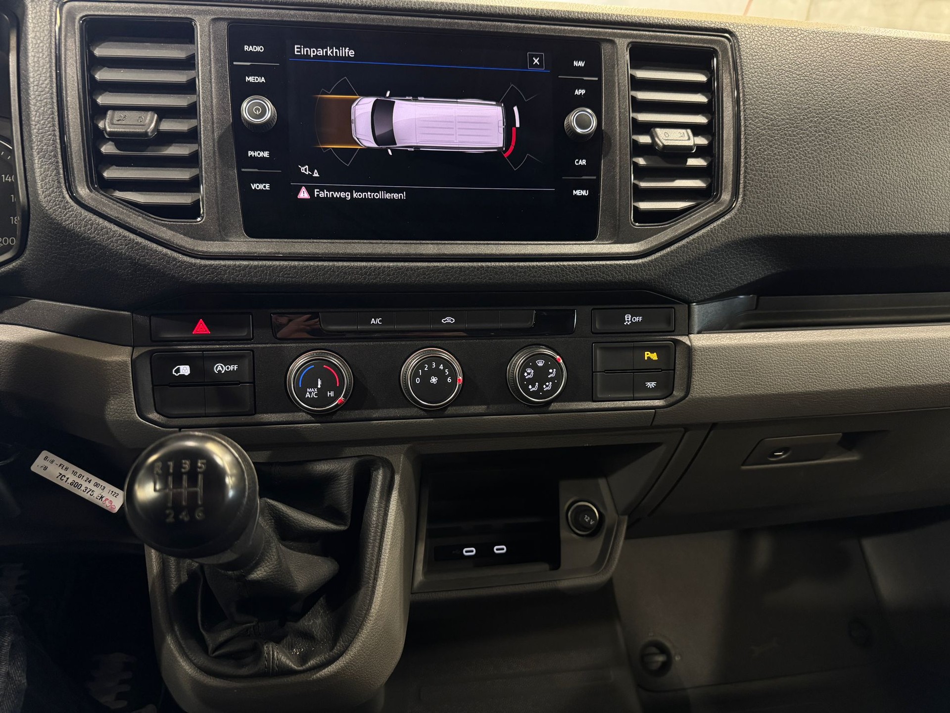 VW Crafter 35 2.0 TDI L4-image-10