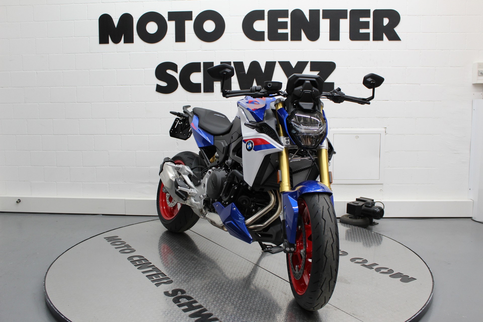 BMW F 900 R A2 (35kW)-image-1