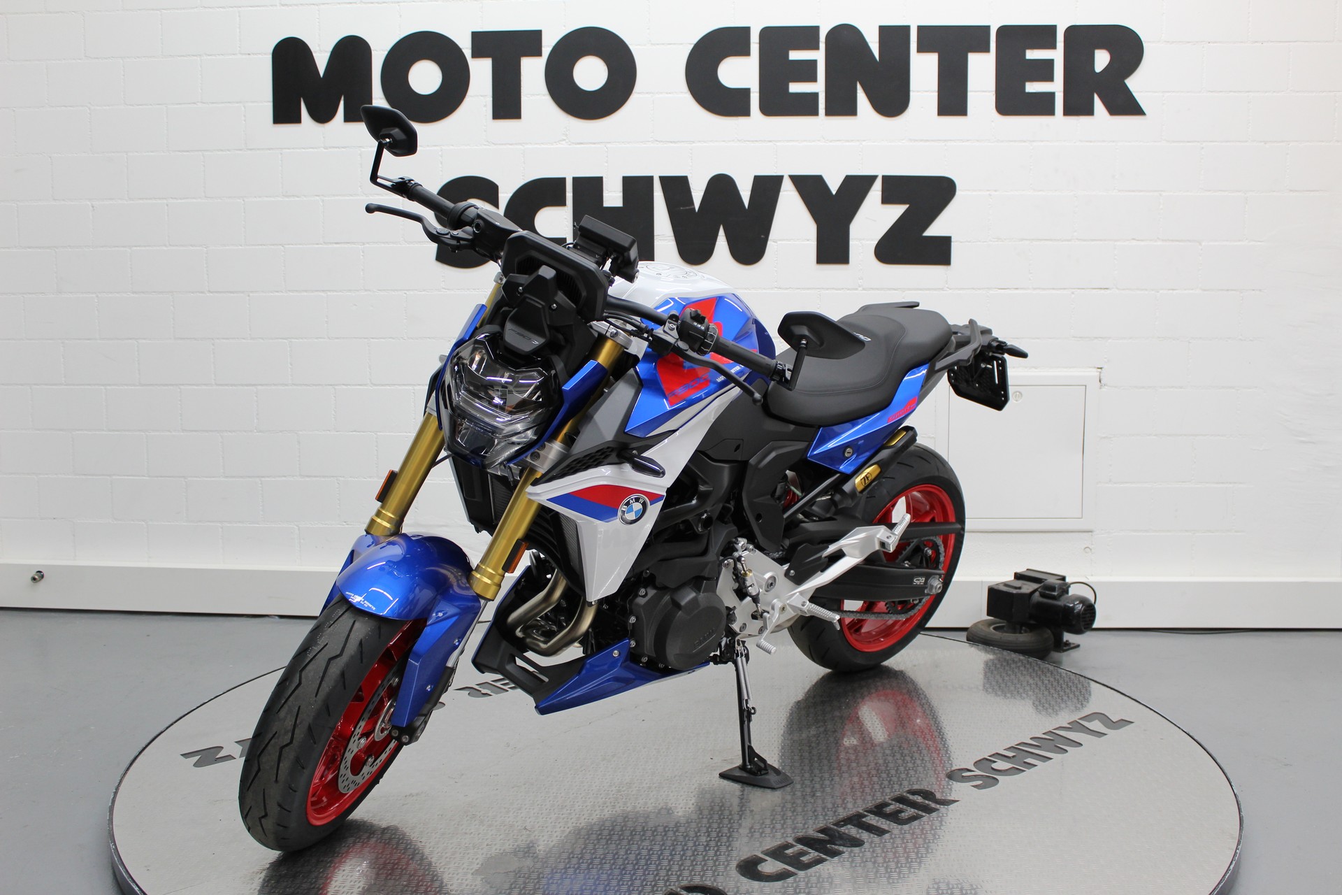BMW F 900 R A2 (35kW)-image-3