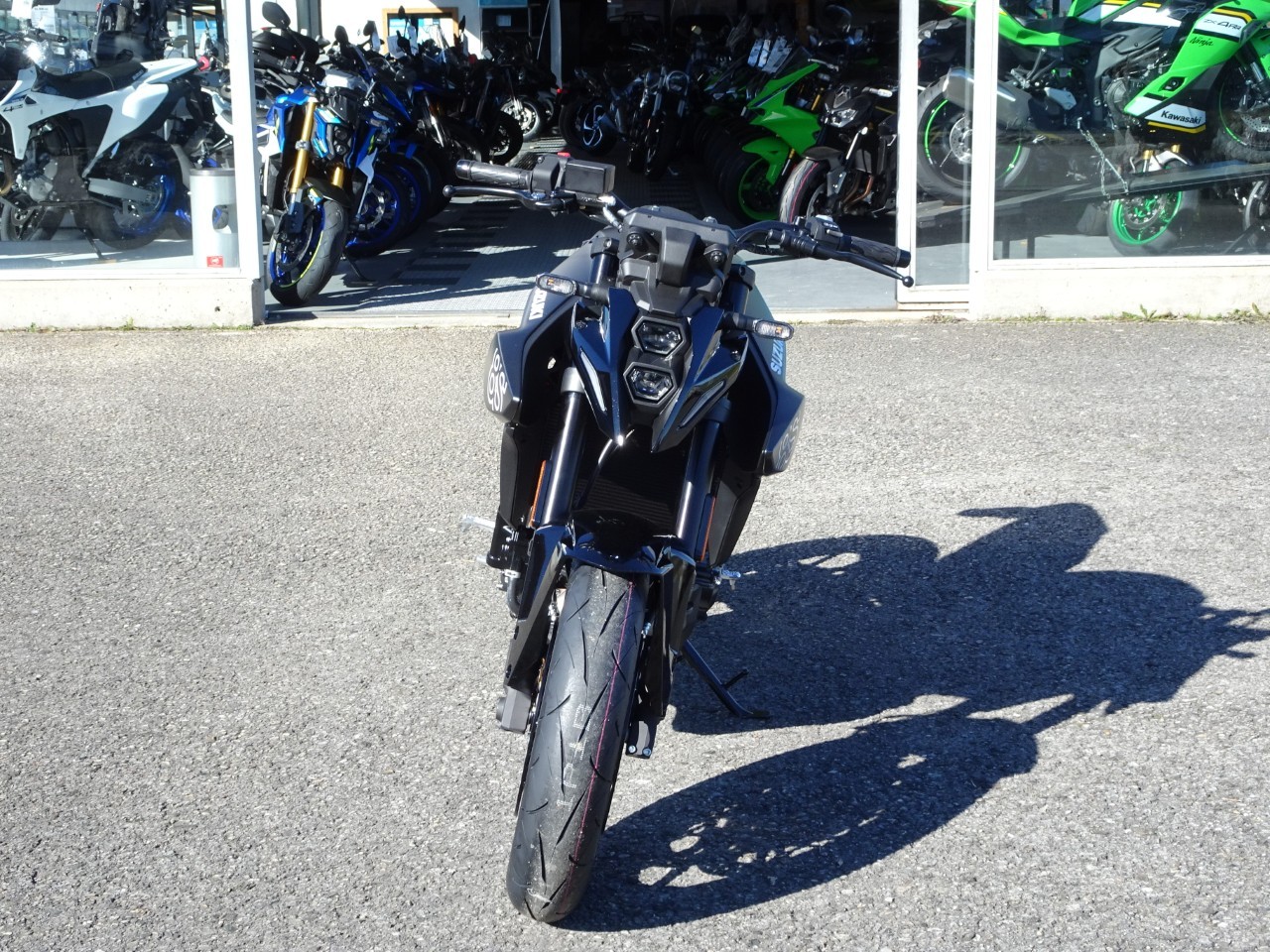 SUZUKI GSX-8 S-image-2