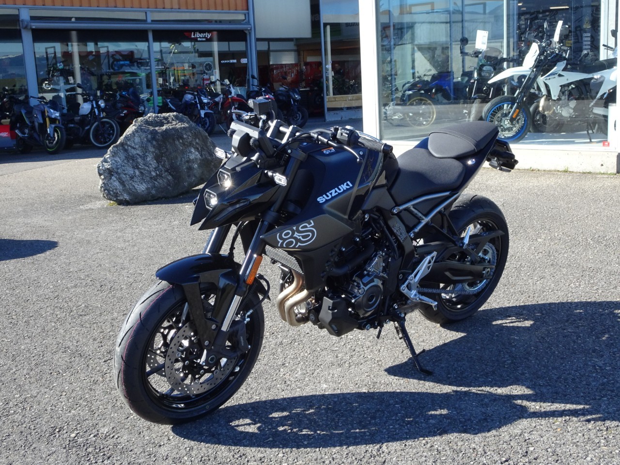 SUZUKI GSX-8 S-image-3