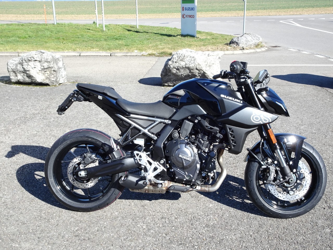 SUZUKI GSX-8 S-image-0