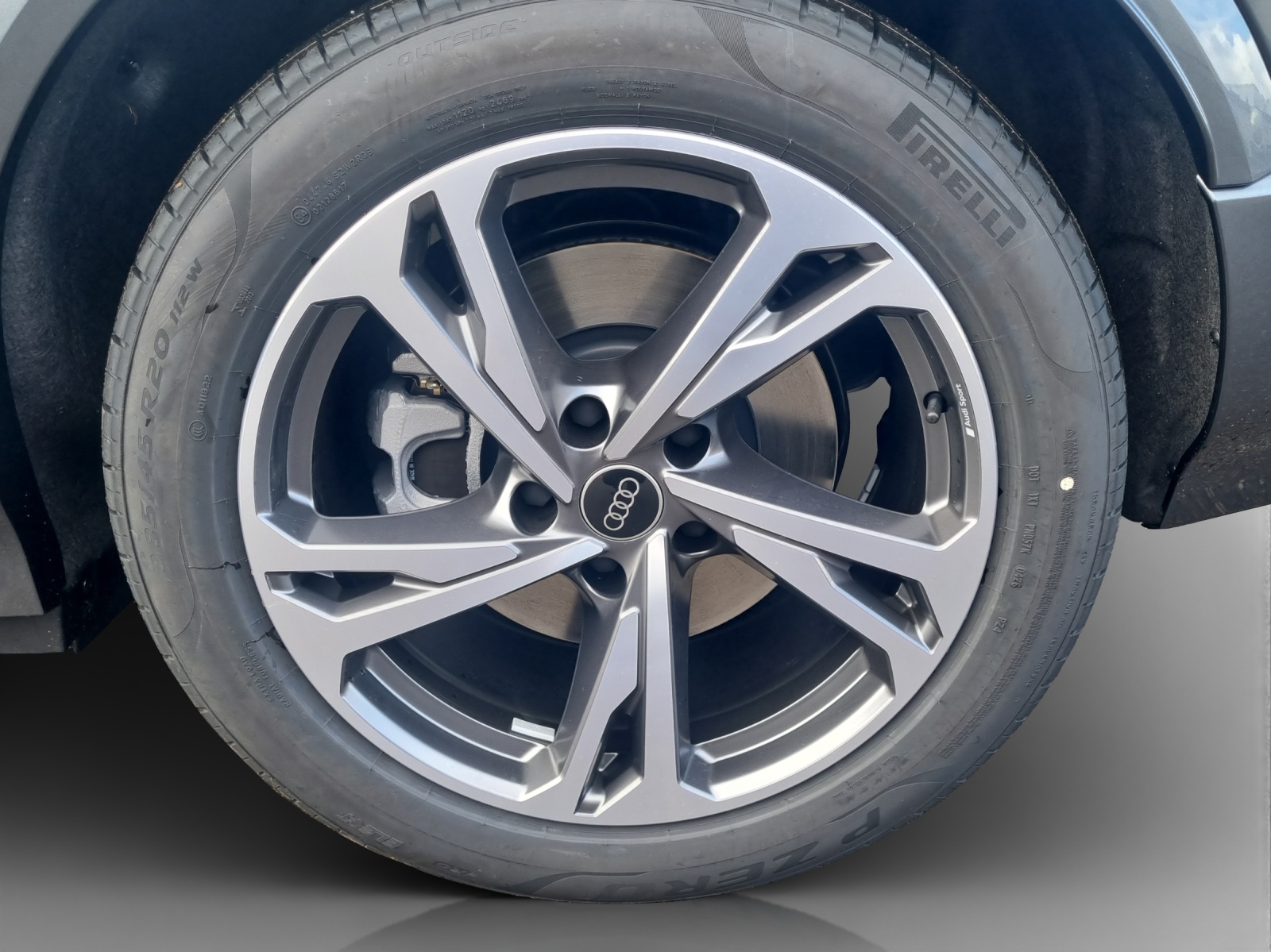 AUDI Q6 e-tron quattro-image-13