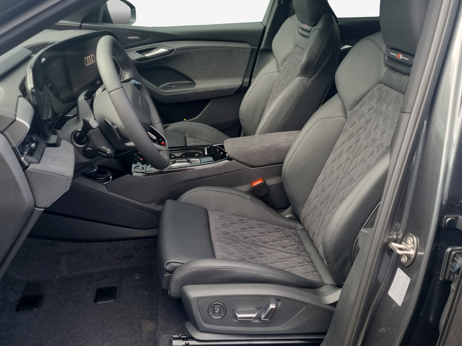 AUDI Q6 e-tron quattro-image-7