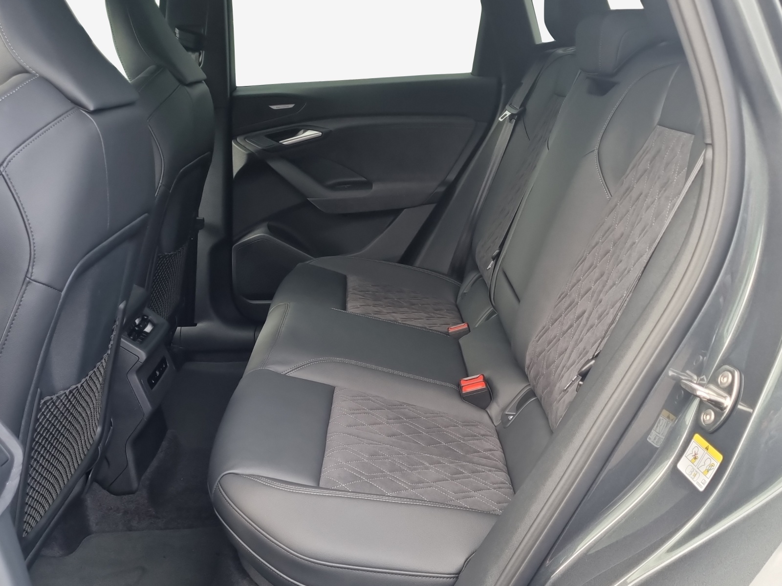 AUDI Q6 e-tron quattro-image-11