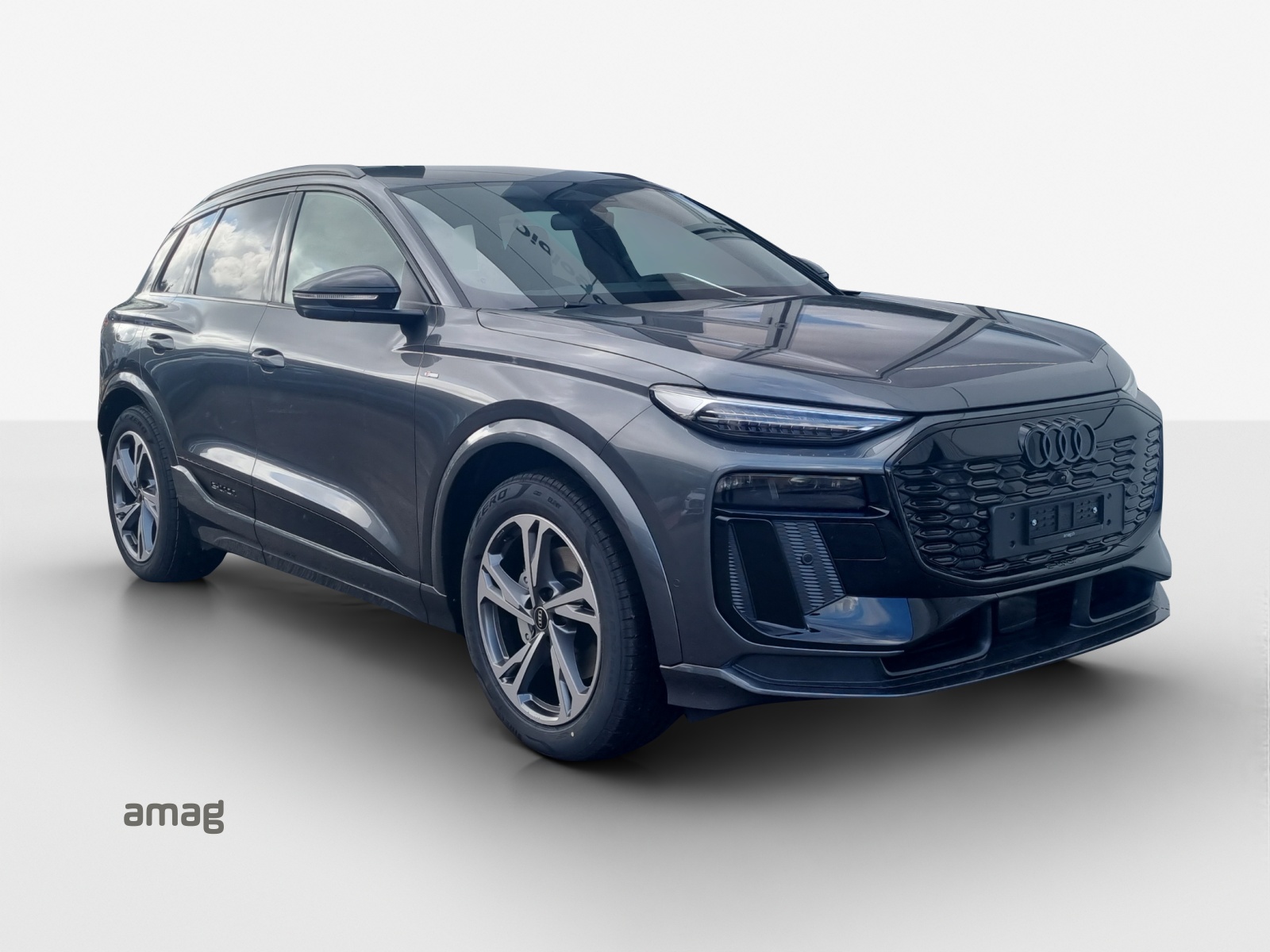 AUDI Q6 e-tron quattro-image-5