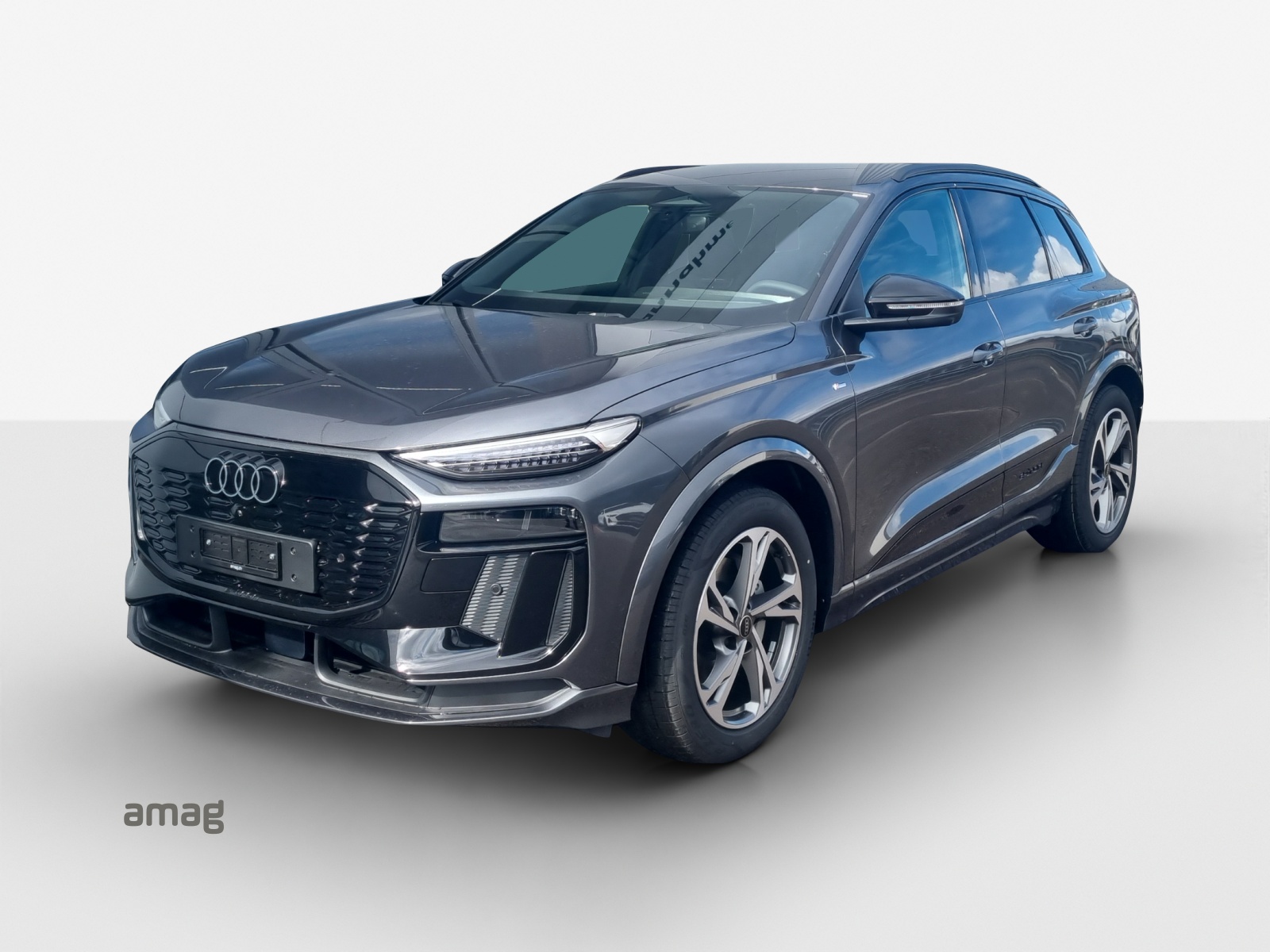 AUDI Q6 e-tron quattro