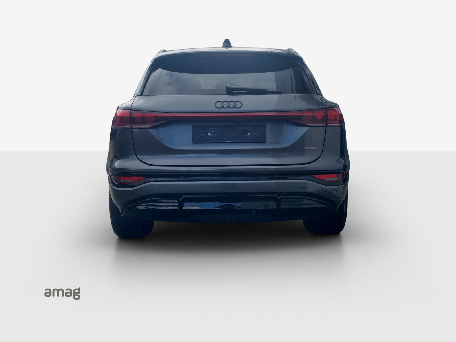 AUDI Q6 e-tron quattro-showroom-element-3