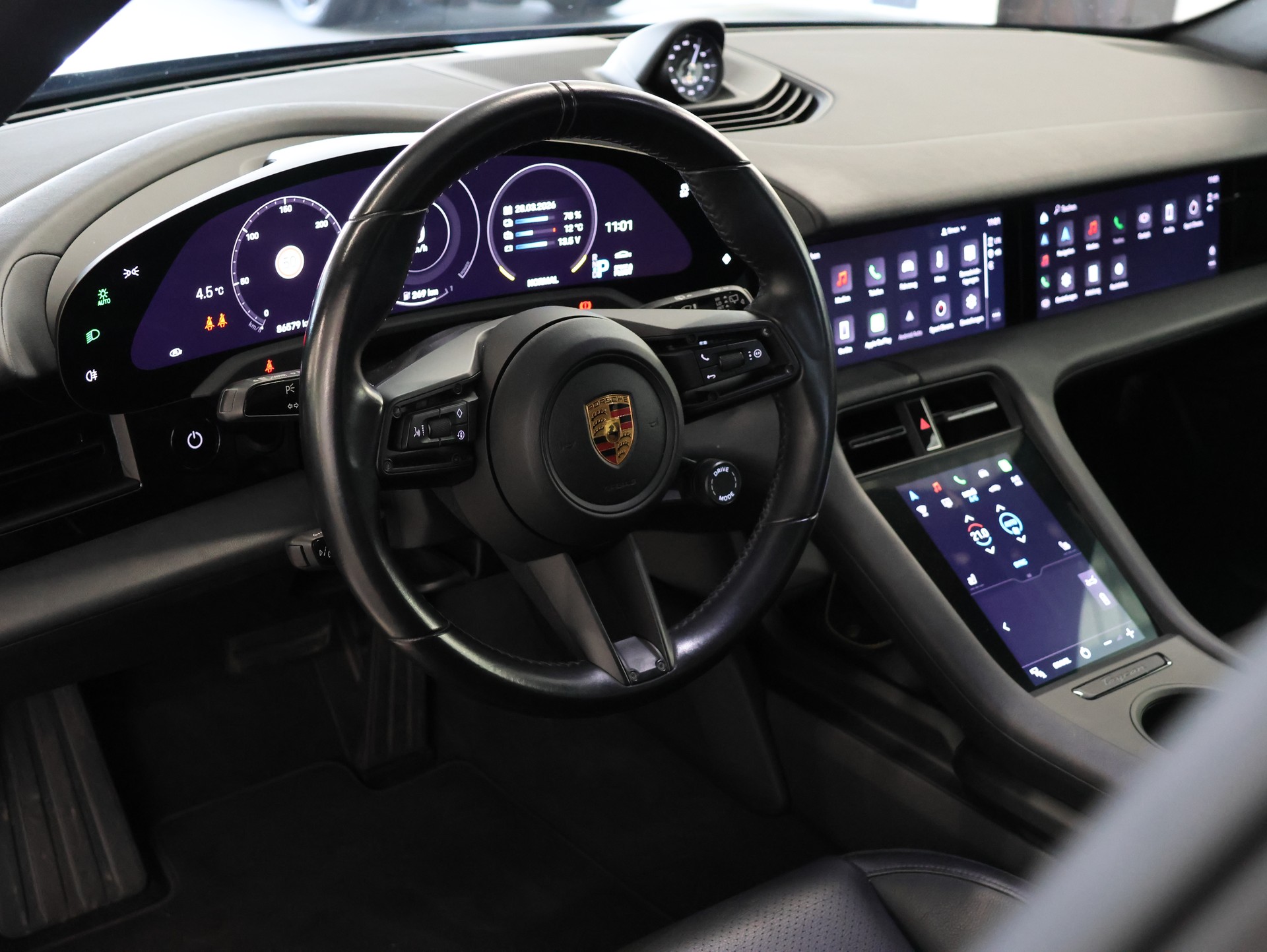 PORSCHE Taycan 4S Cross Turismo *360 Kamera* *Sportlenkrad* *Sitzheizung/Lüftung*-image-23