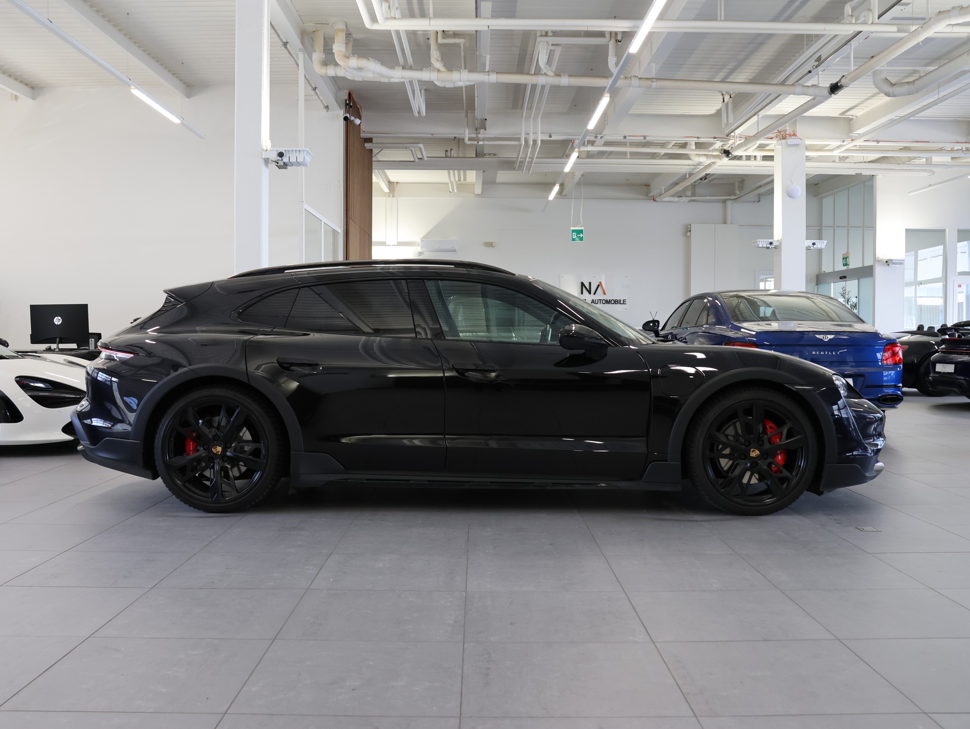 PORSCHE Taycan 4S Cross Turismo *360 Kamera* *Sportlenkrad* *Sitzheizung/Lüftung*-image-6