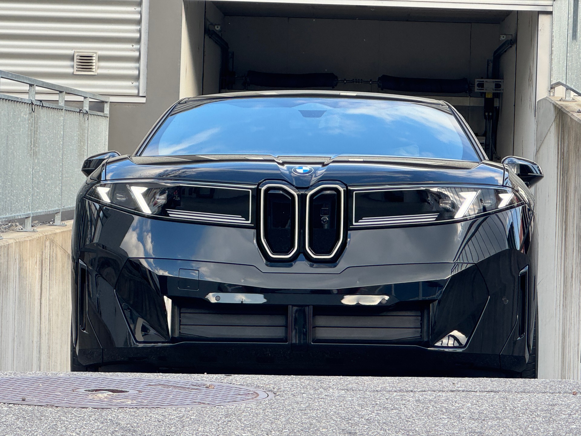 BMW iX3 50 xDrive M Sport Pro-image-18