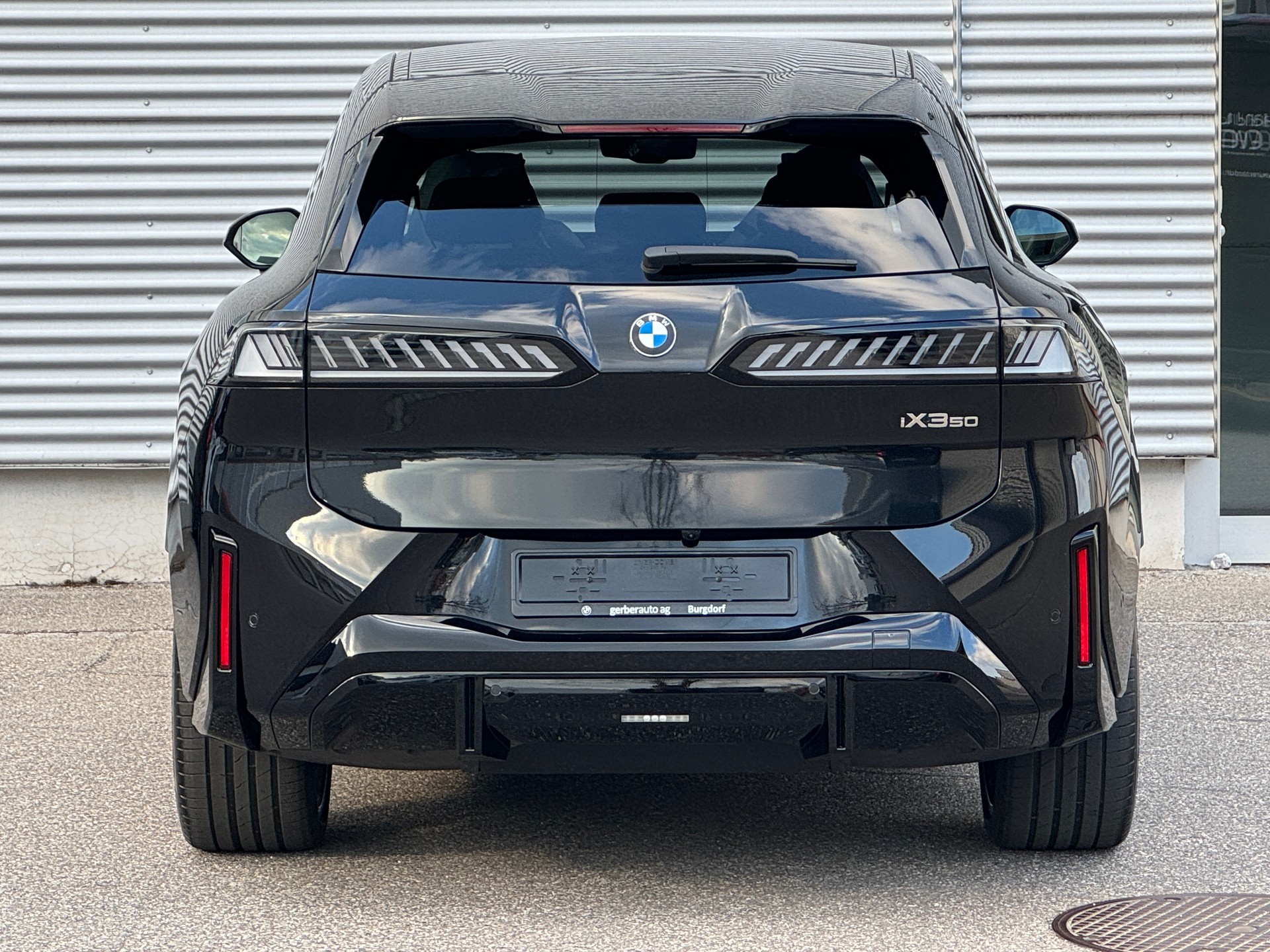 BMW iX3 50 xDrive M Sport Pro-image-12