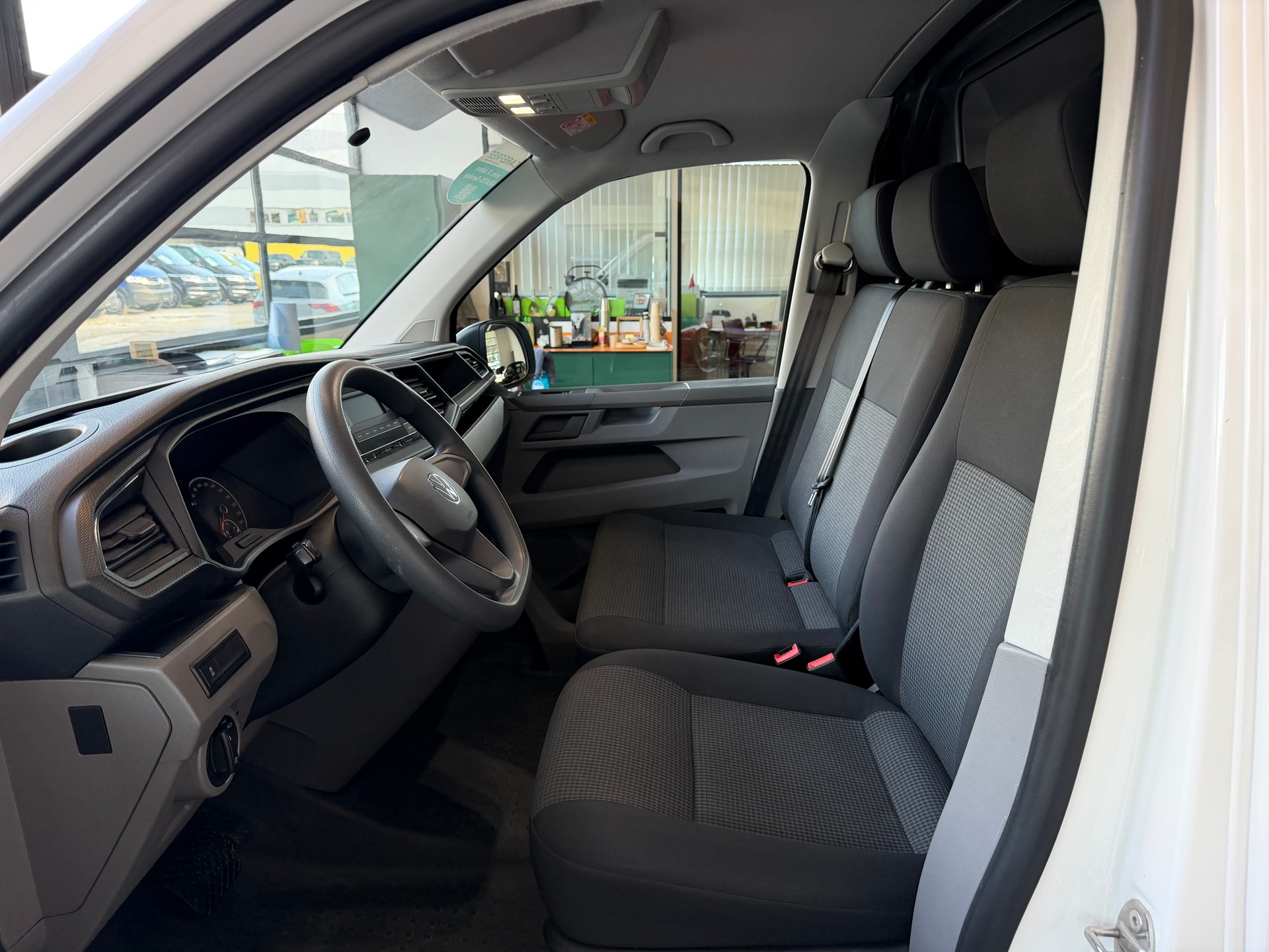 VW T6.1 2.0 Bi-TDI 204 PS 4X4 4Motion DSG + AHK 2500 KG-image-11