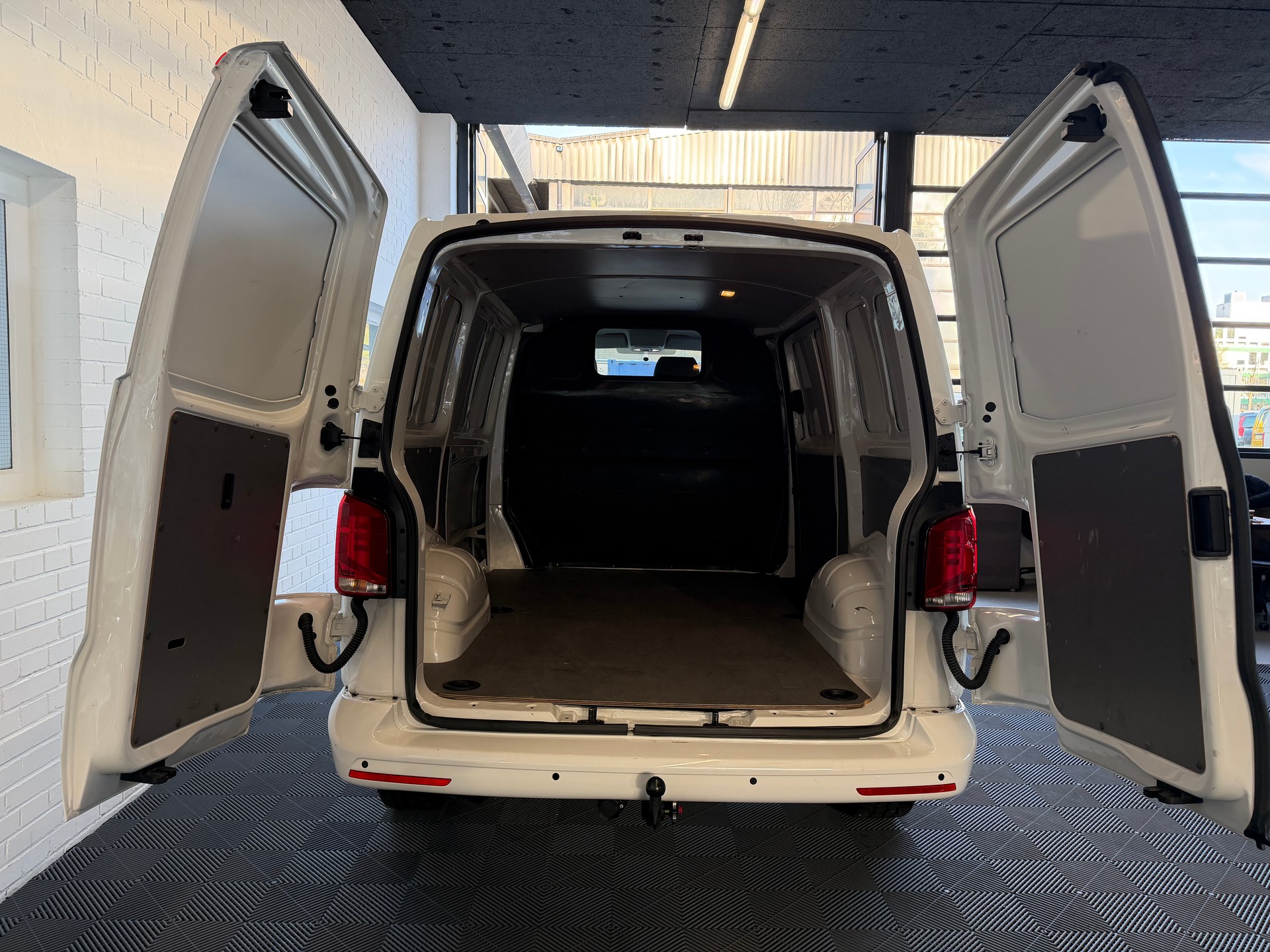VW T6.1 2.0 Bi-TDI 204 PS 4X4 4Motion DSG + AHK 2500 KG-image-10