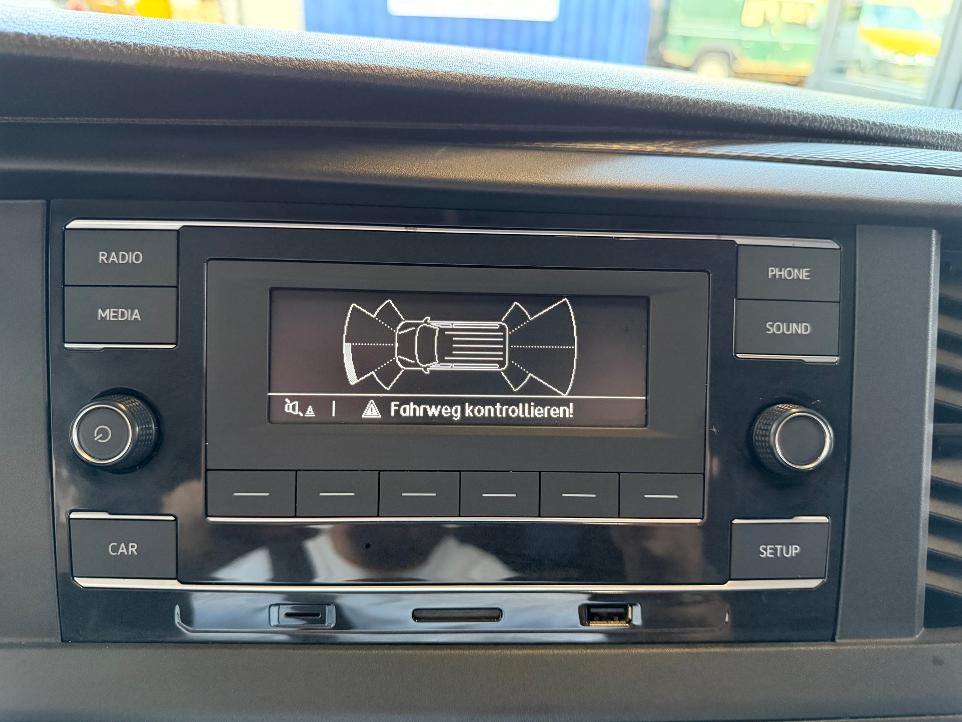 VW T6.1 2.0 Bi-TDI 204 PS 4X4 4Motion DSG + AHK 2500 KG-image-15