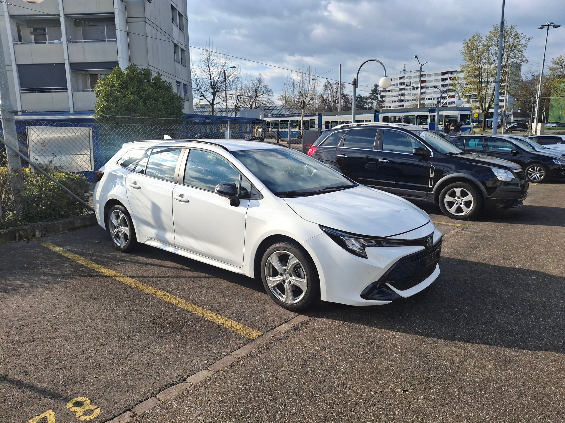 TOYOTA Corolla Touring Sports 1.8 HSD Trend e-CVT-showroom-element-2