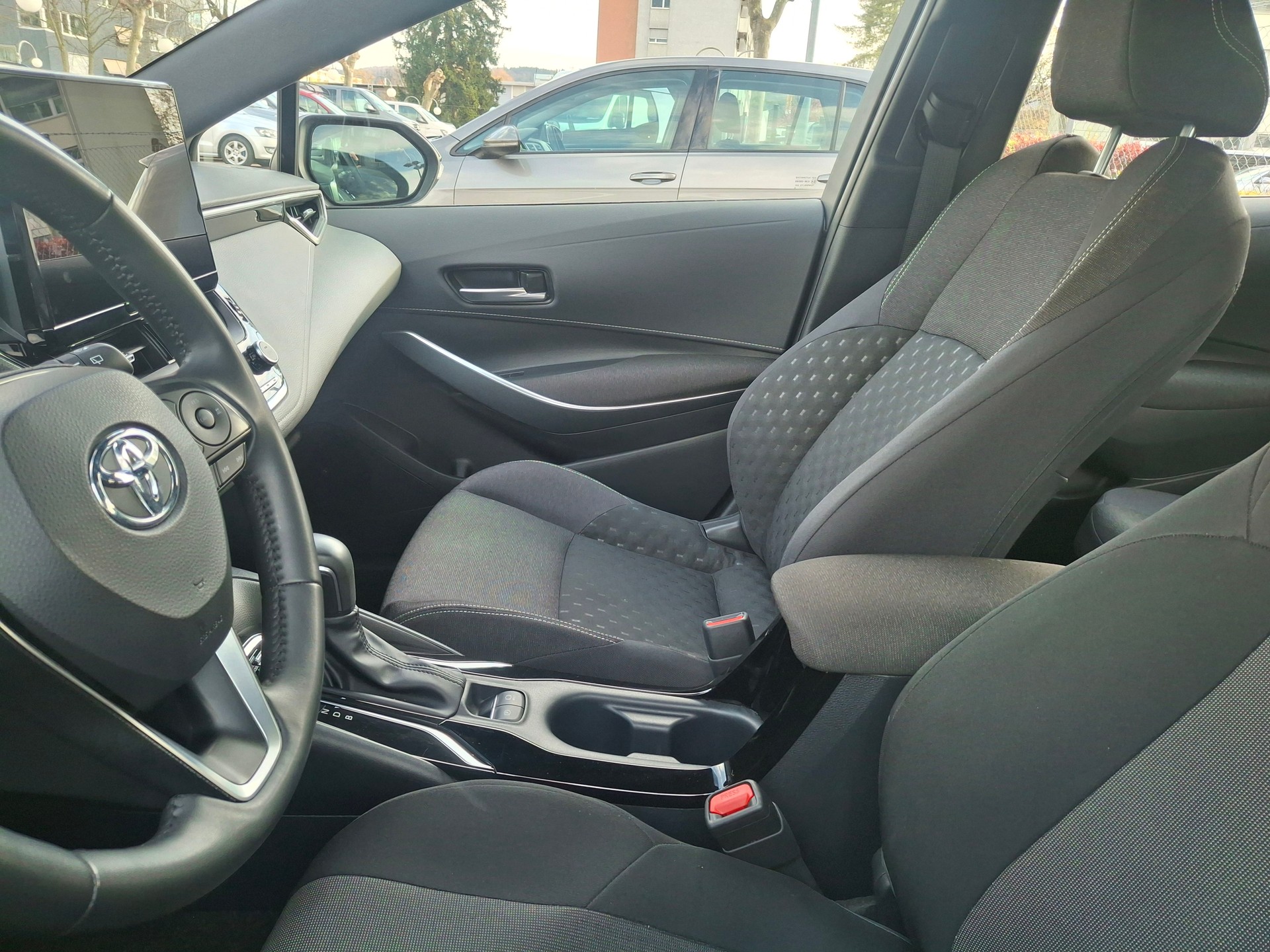 TOYOTA Corolla Touring Sports 1.8 HSD Trend e-CVT-image-12
