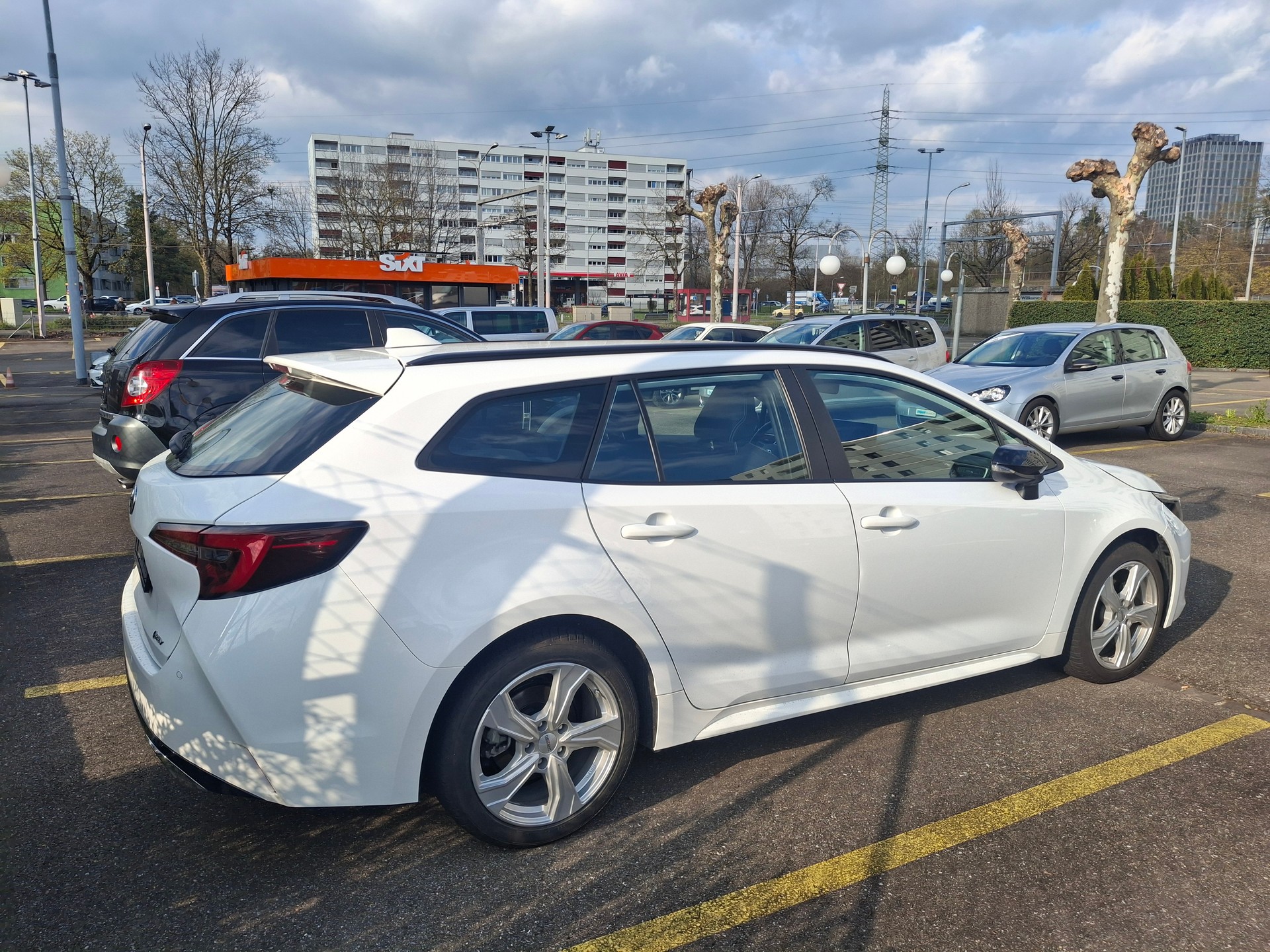 TOYOTA Corolla Touring Sports 1.8 HSD Trend e-CVT-image-4