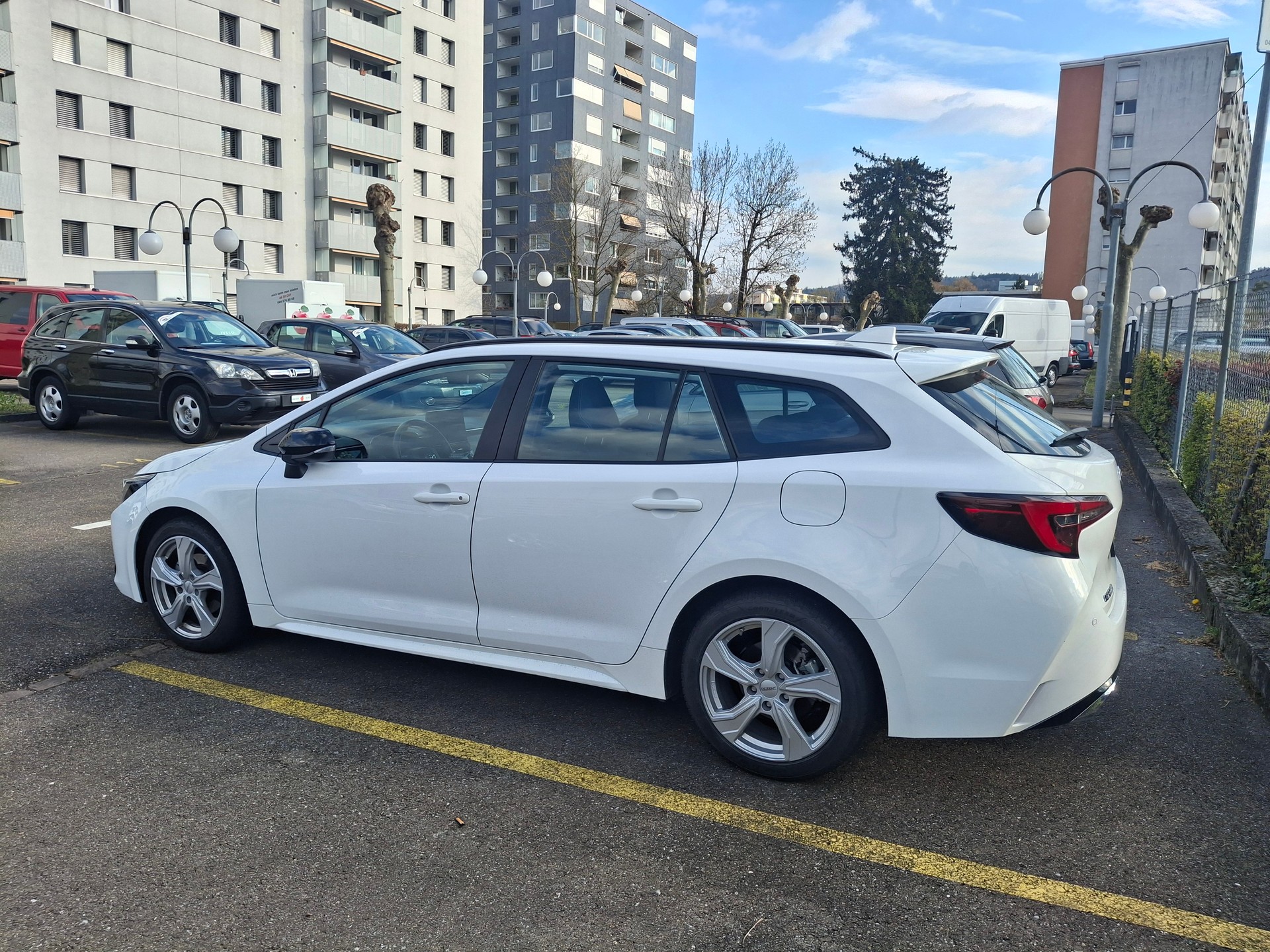 TOYOTA Corolla Touring Sports 1.8 HSD Trend e-CVT-image-17