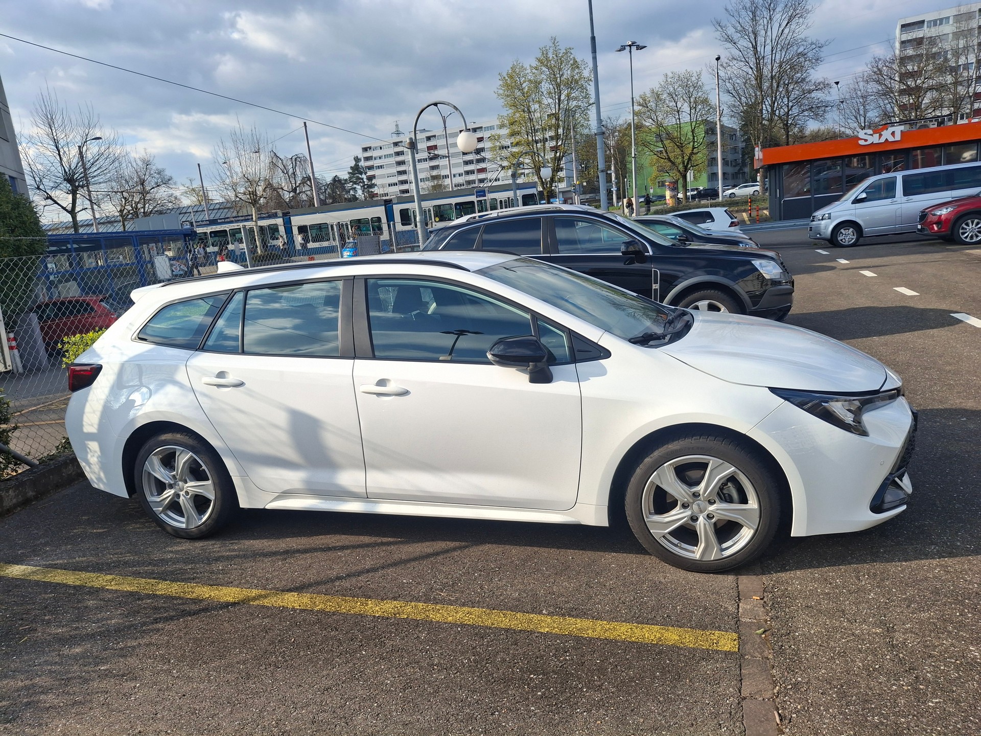 TOYOTA Corolla Touring Sports 1.8 HSD Trend e-CVT-showroom-element-3