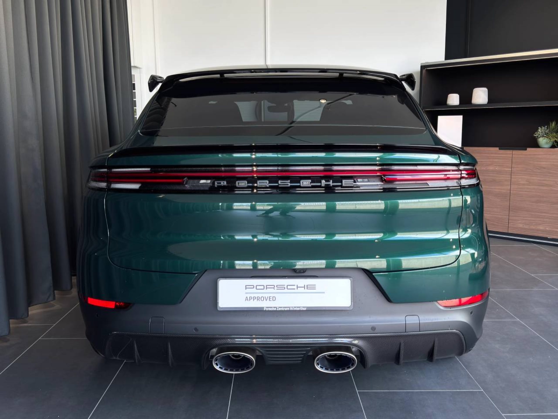 PORSCHE Cayenne Turbo E-Hybrid Coupé mit GT-Paket-image-5