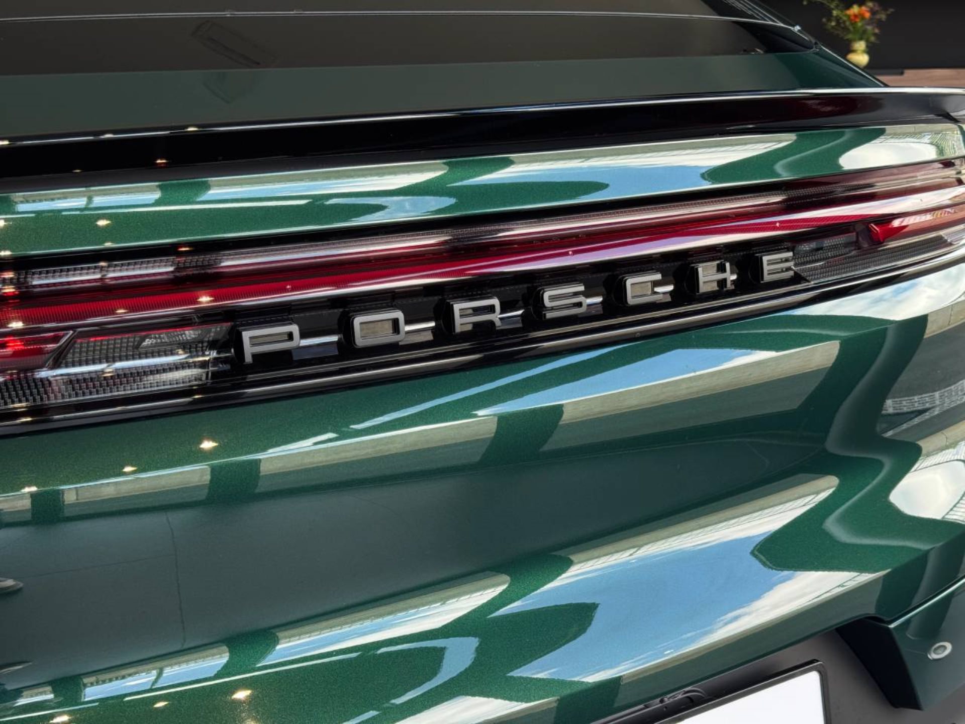 PORSCHE Cayenne Turbo E-Hybrid Coupé mit GT-Paket-image-31