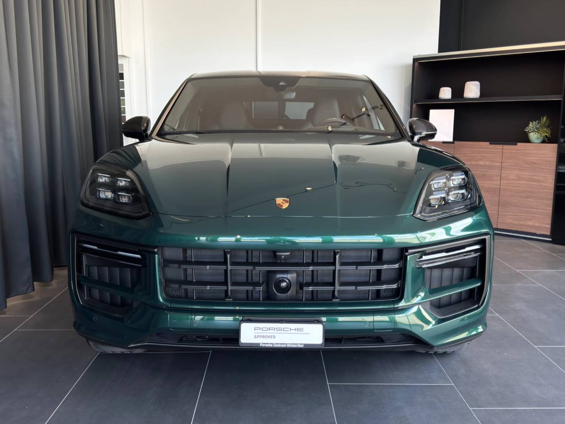 PORSCHE Cayenne Turbo E-Hybrid Coupé mit GT-Paket-image-9