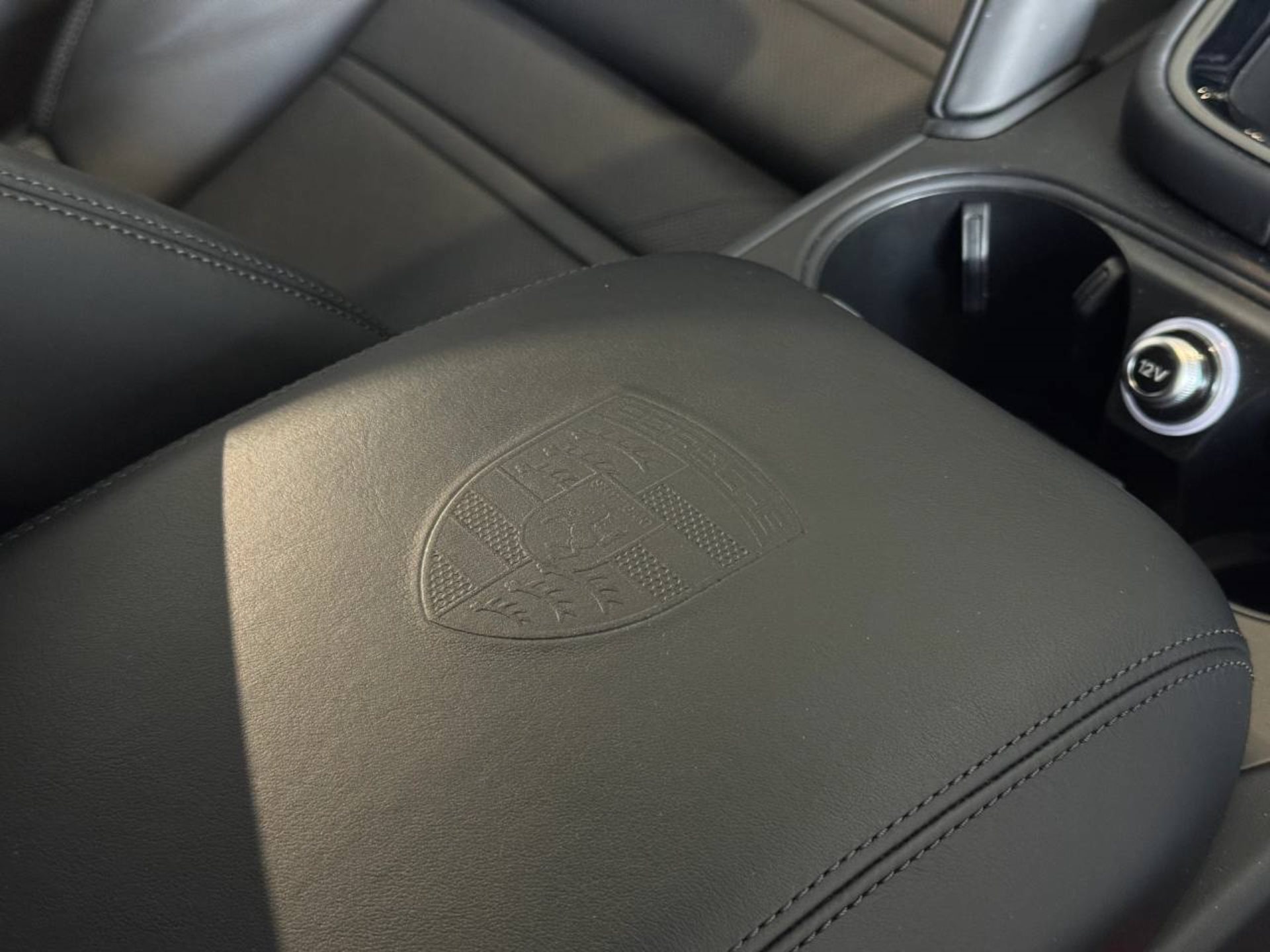 PORSCHE Cayenne Turbo E-Hybrid Coupé mit GT-Paket-image-34
