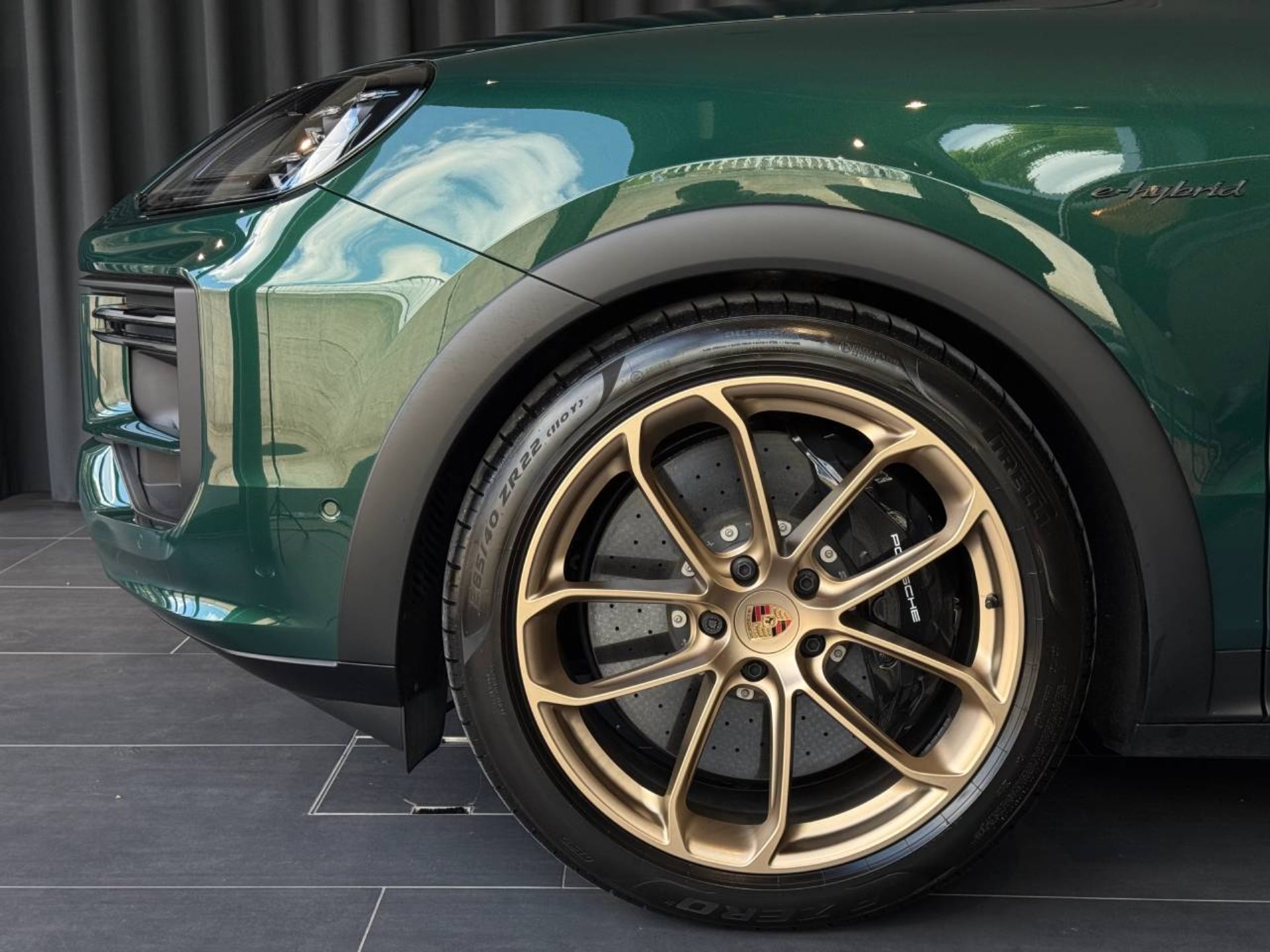 PORSCHE Cayenne Turbo E-Hybrid Coupé mit GT-Paket-image-10