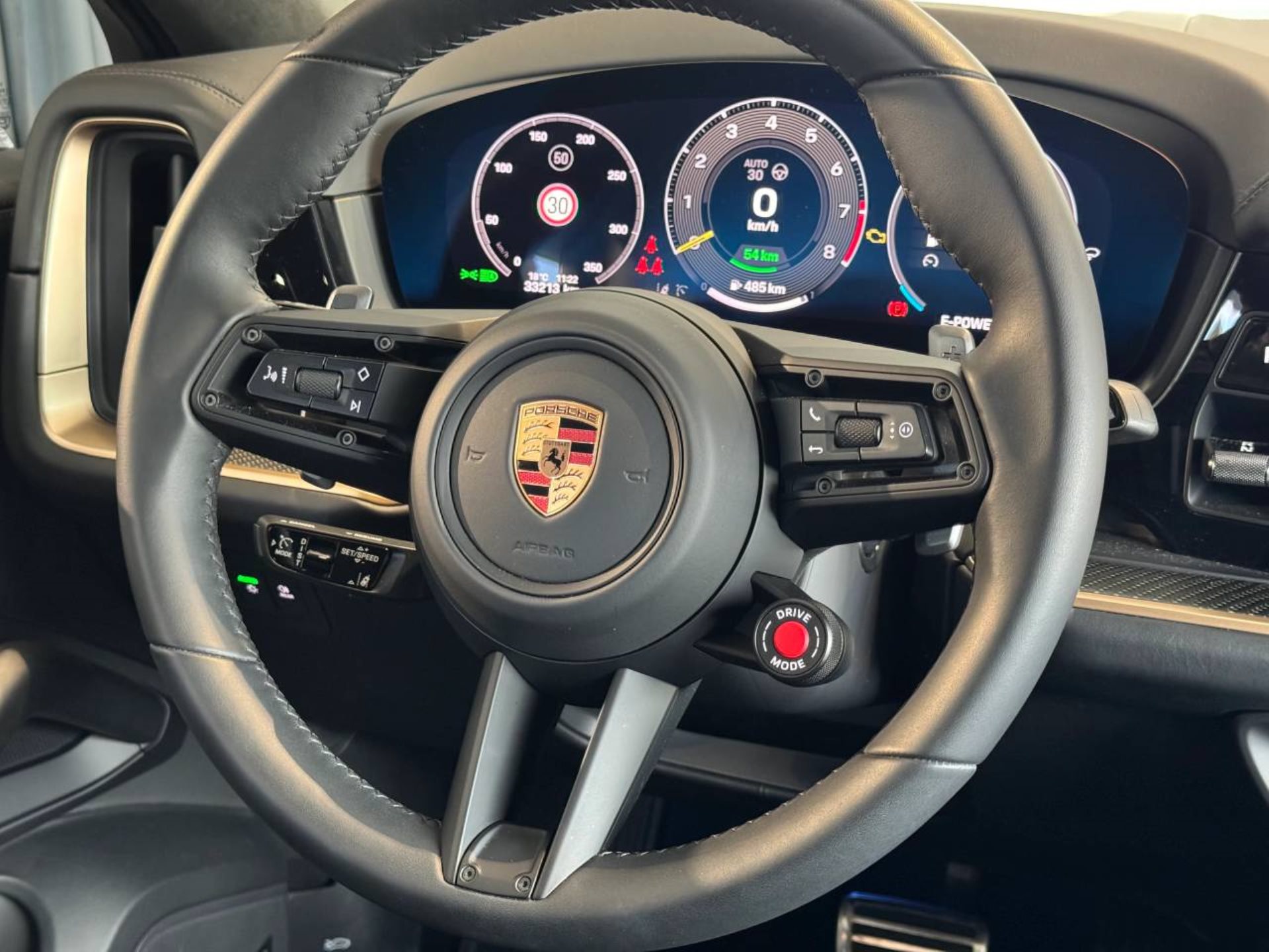 PORSCHE Cayenne Turbo E-Hybrid Coupé mit GT-Paket-image-35