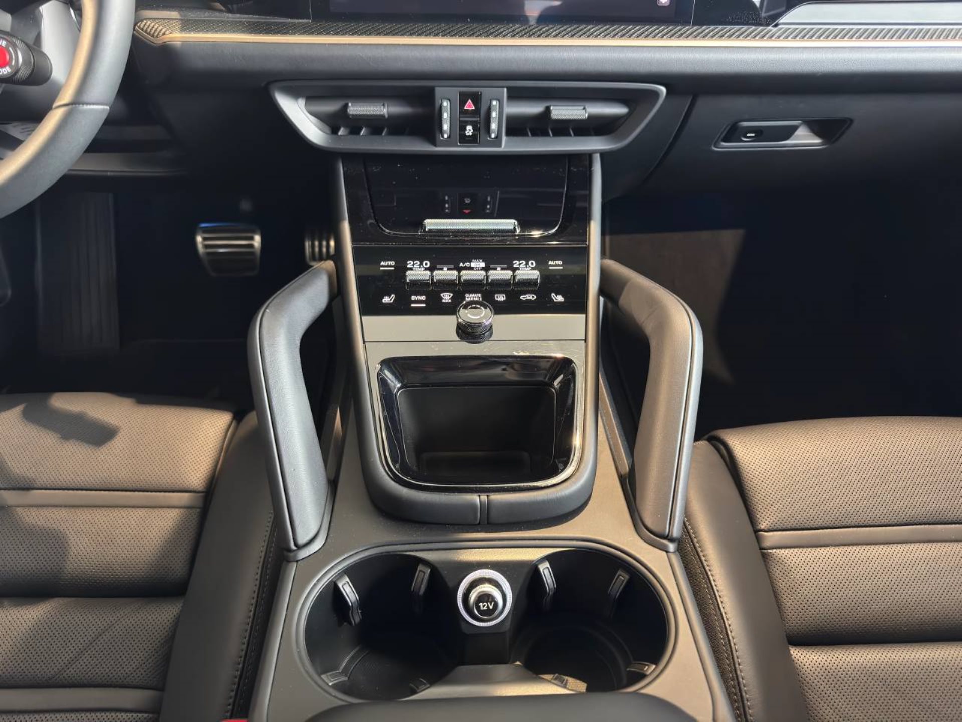 PORSCHE Cayenne Turbo E-Hybrid Coupé mit GT-Paket-image-17