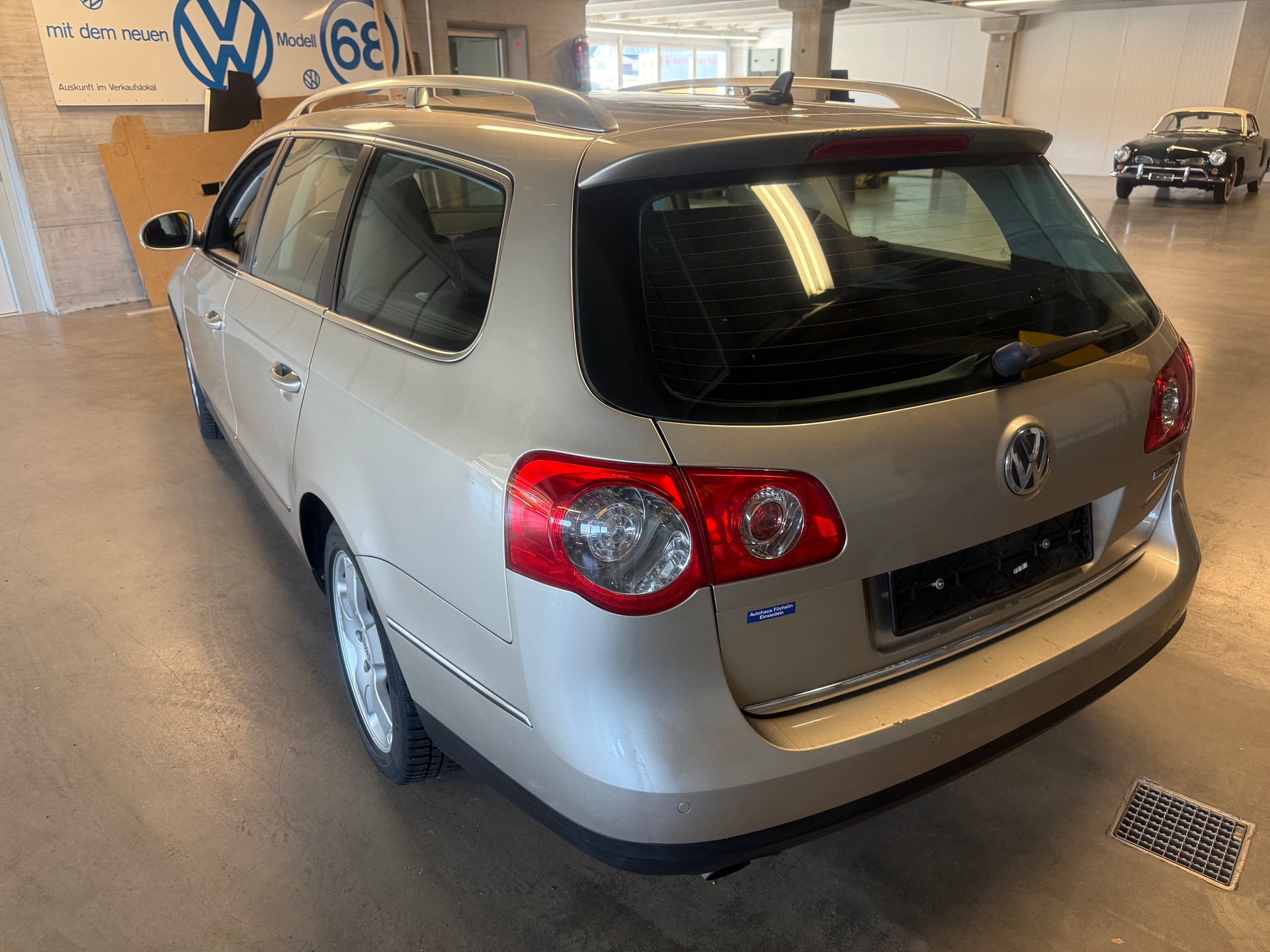 VW Passat Variant 3.2 V6 FSI Highline 4Motion-image-4