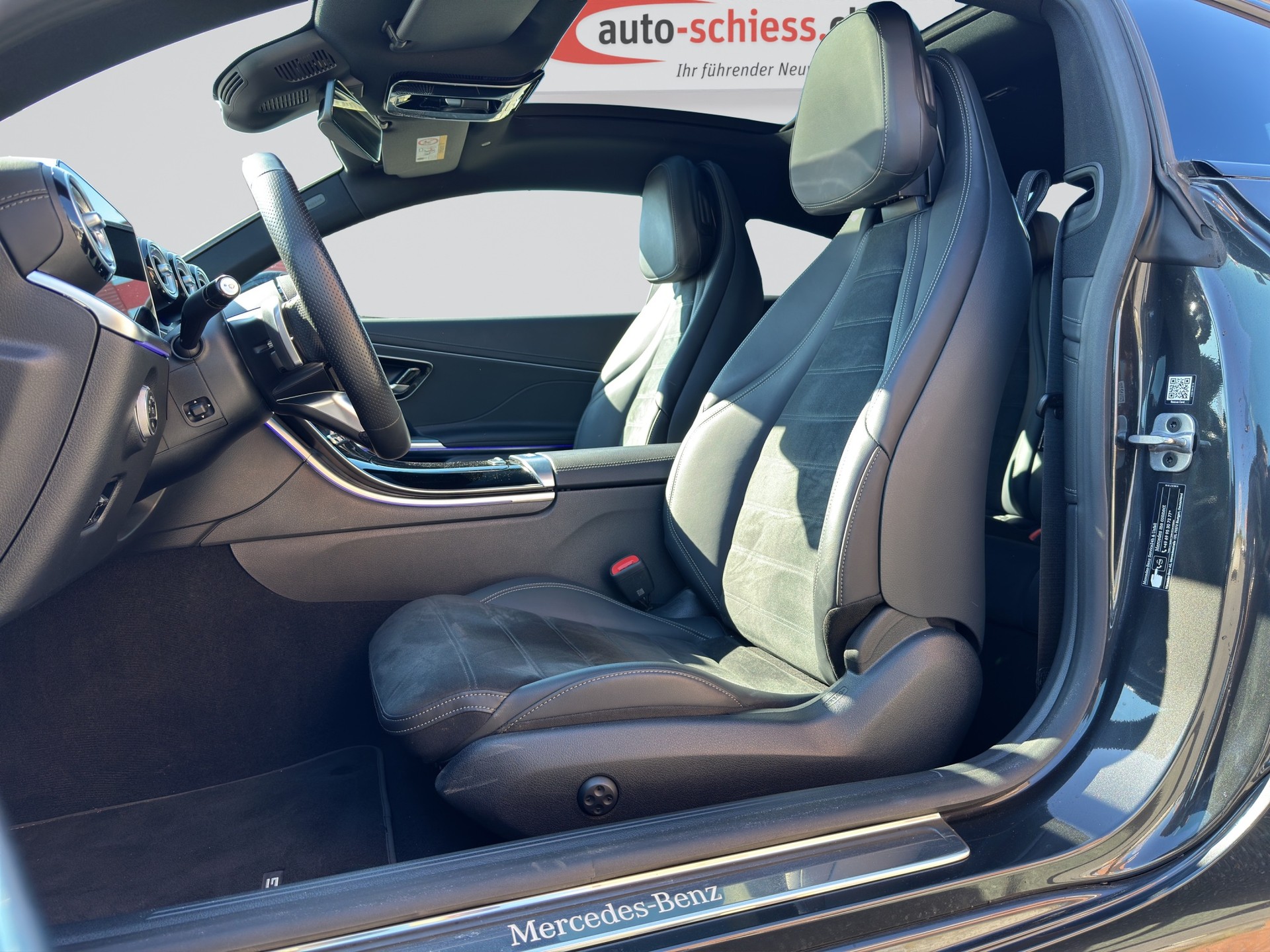 MERCEDES-BENZ CLE 200 AMG Night 9G-Tronic-image-5