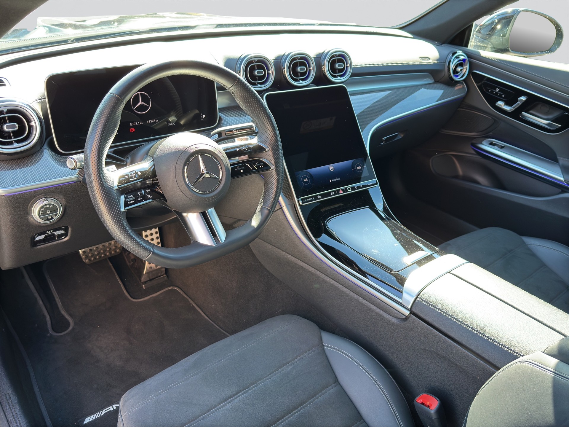 MERCEDES-BENZ CLE 200 AMG Night 9G-Tronic-image-6