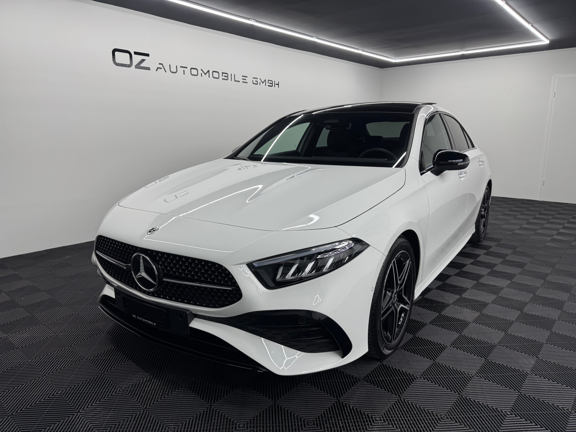 MERCEDES-BENZ A 220 d AMG Line 8G-DCT *Facelift*
