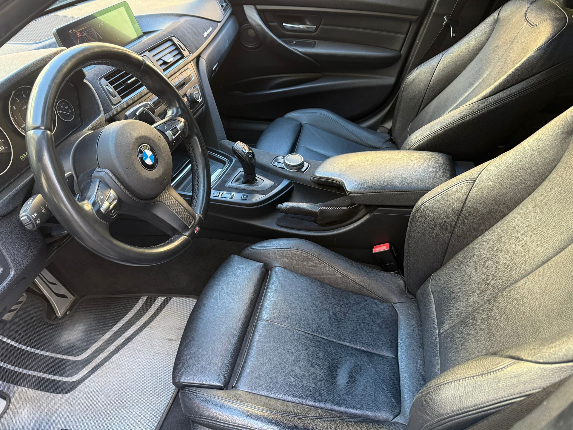 BMW 335i xDrive M Sport Power & Sound Edition-image-8
