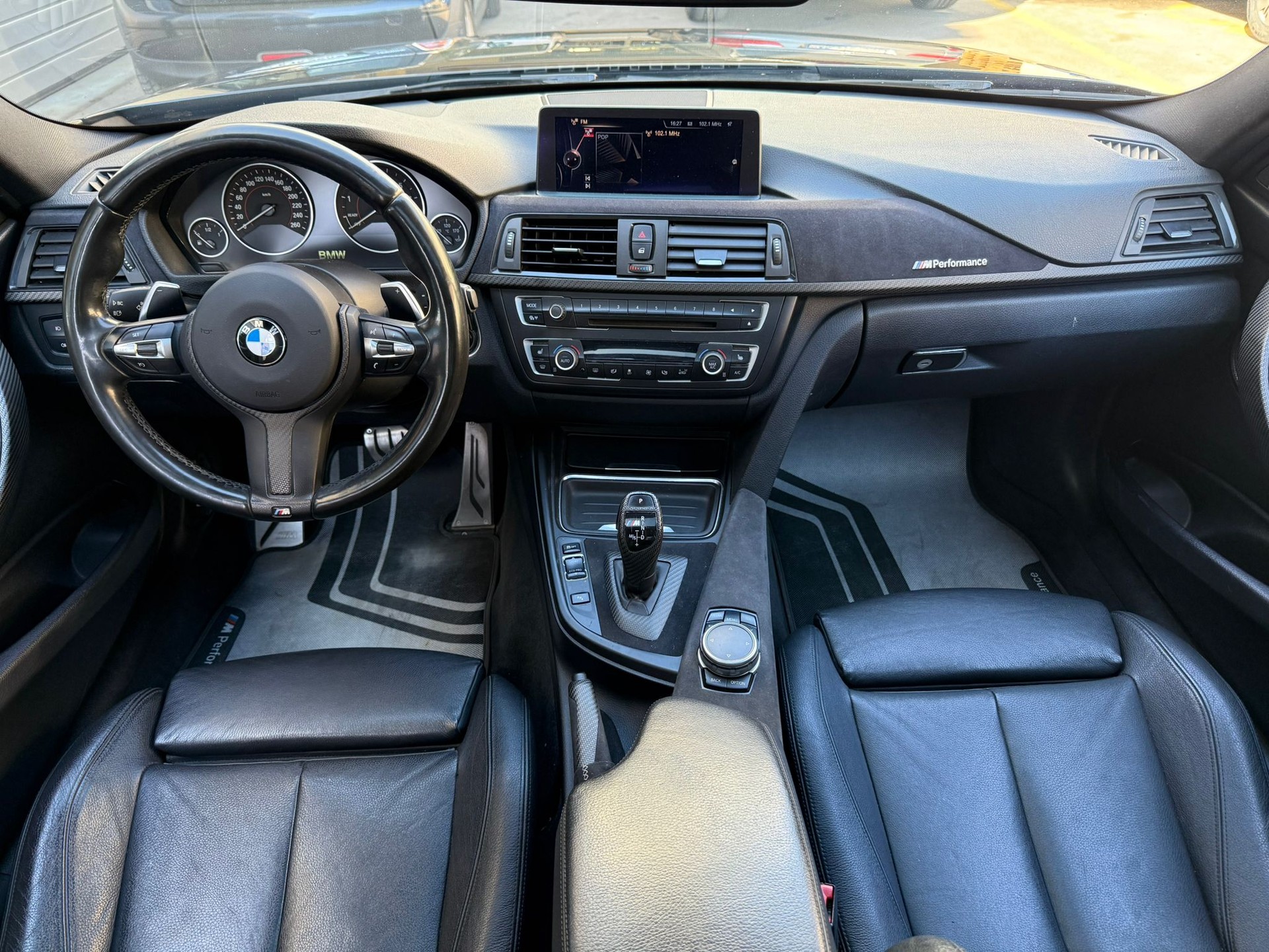 BMW 335i xDrive M Sport Power & Sound Edition-image-9